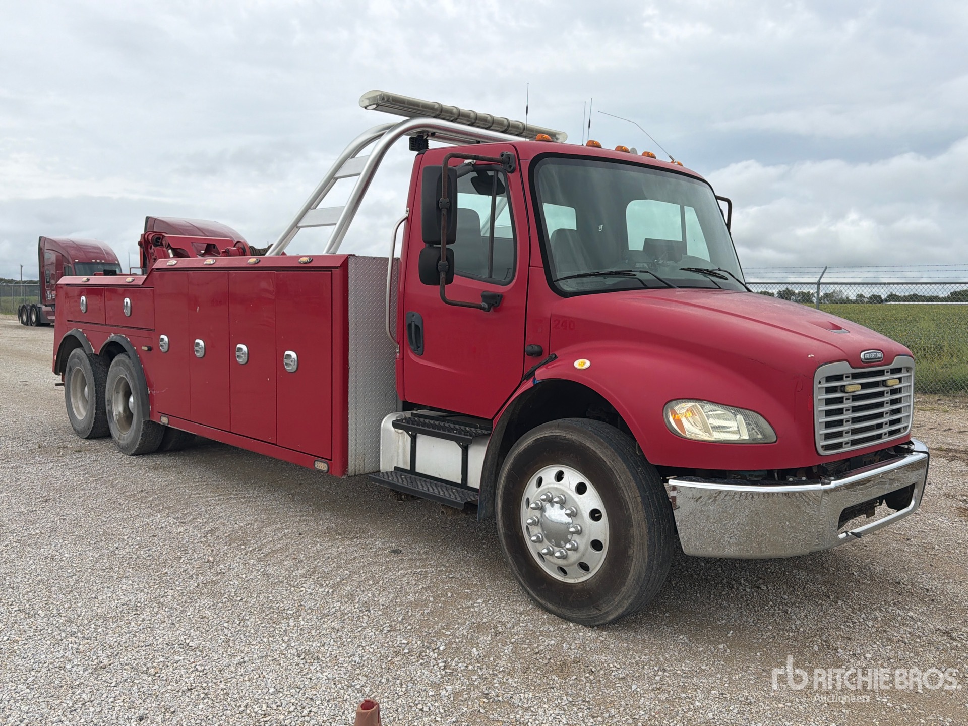 2007 Freightliner M2 106
