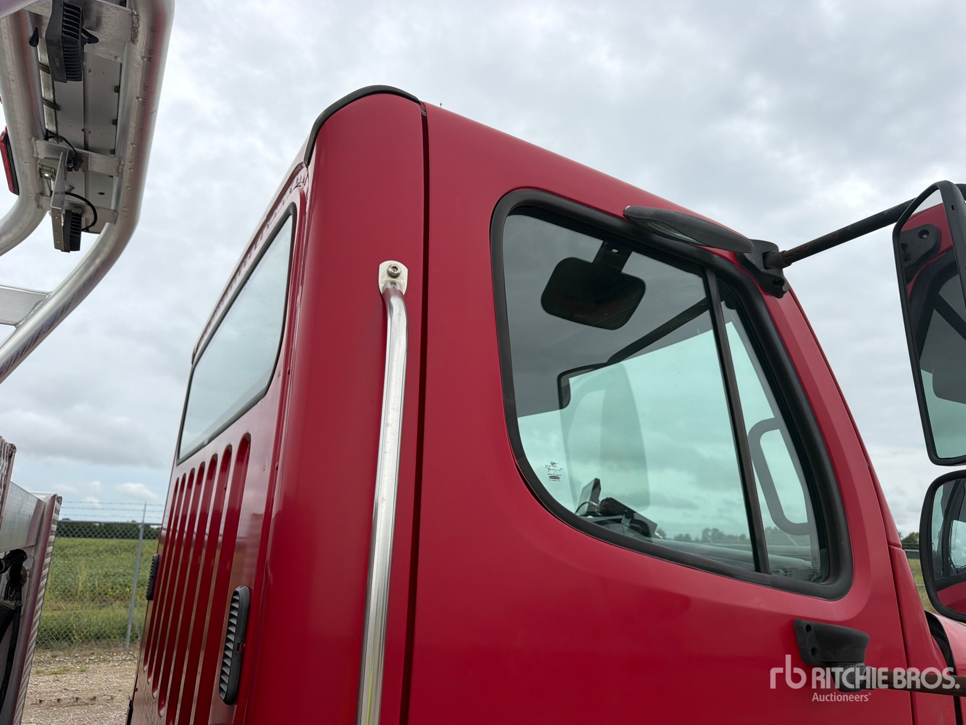 2007 Freightliner M2 106