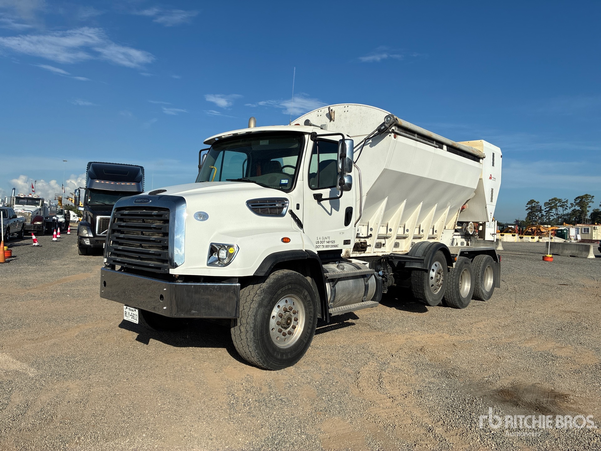2022 Freightliner 114SD