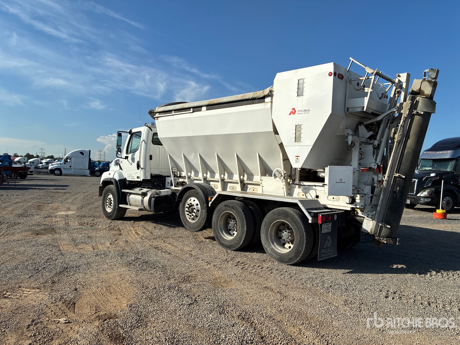 2022 Freightliner 114SD
