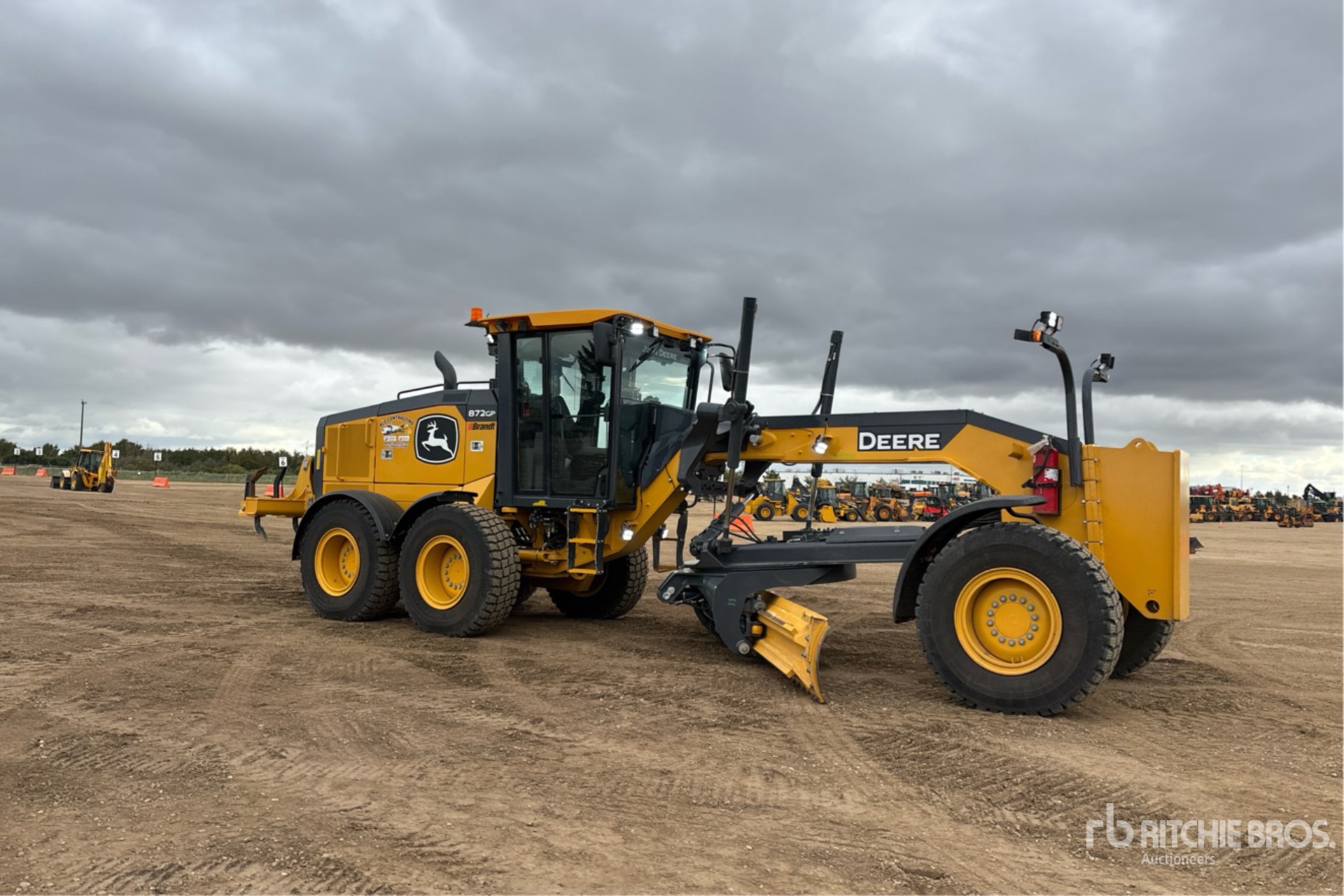 2025 John Deere 872GP