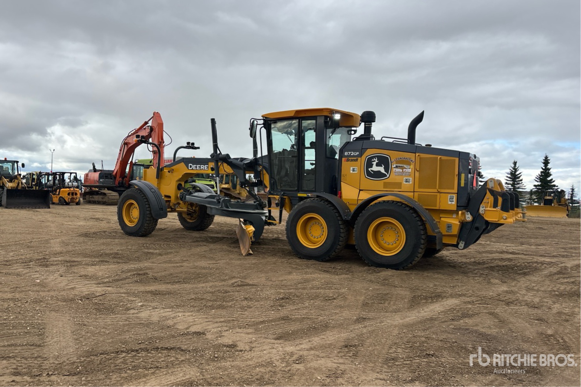 2025 John Deere 872GP