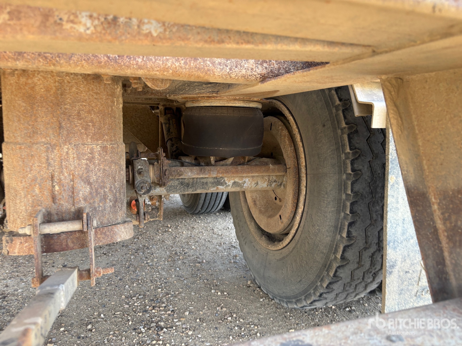 2011 Advance 38000 L TRI/A