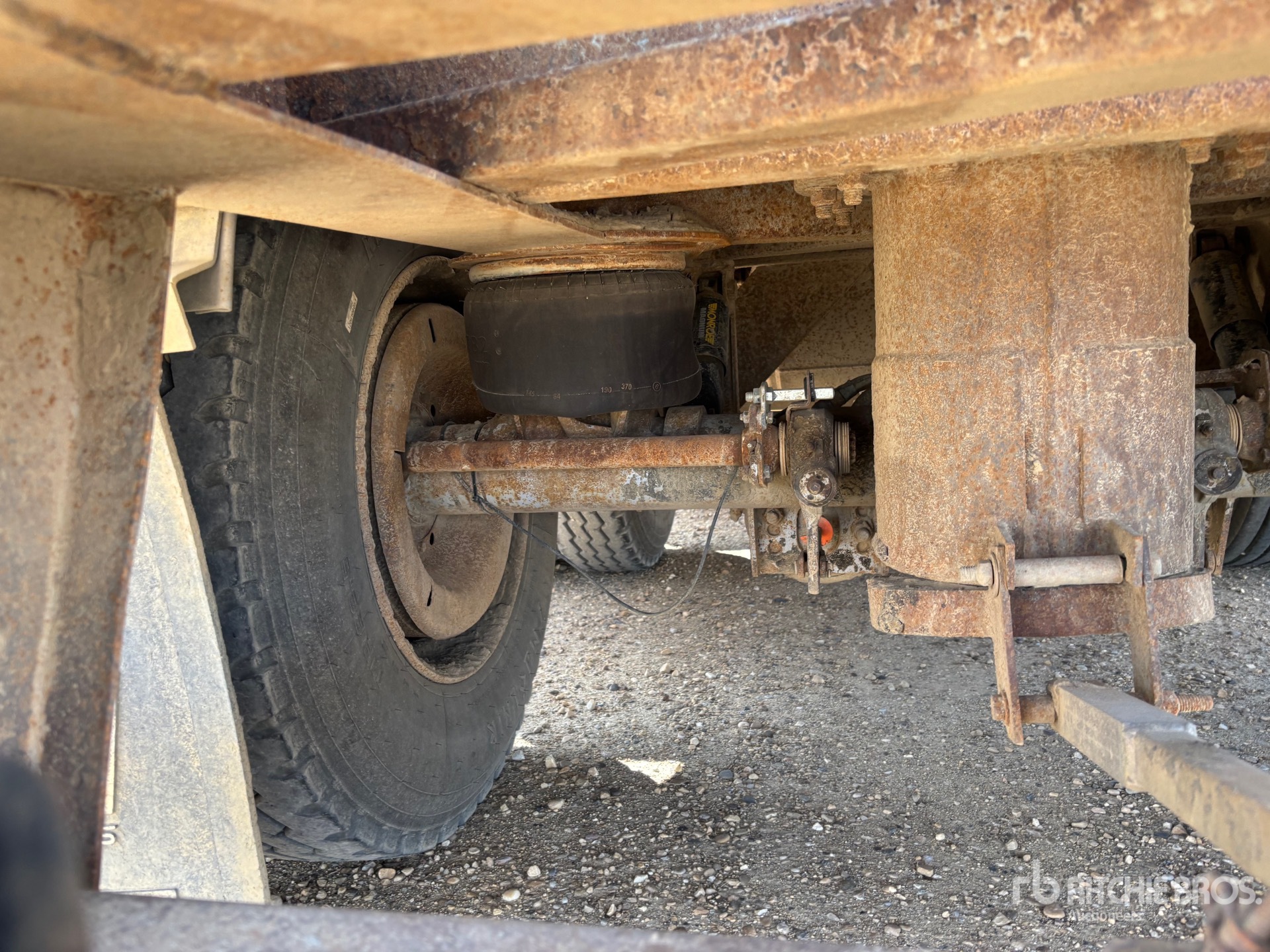 2011 Advance 38000 L TRI/A