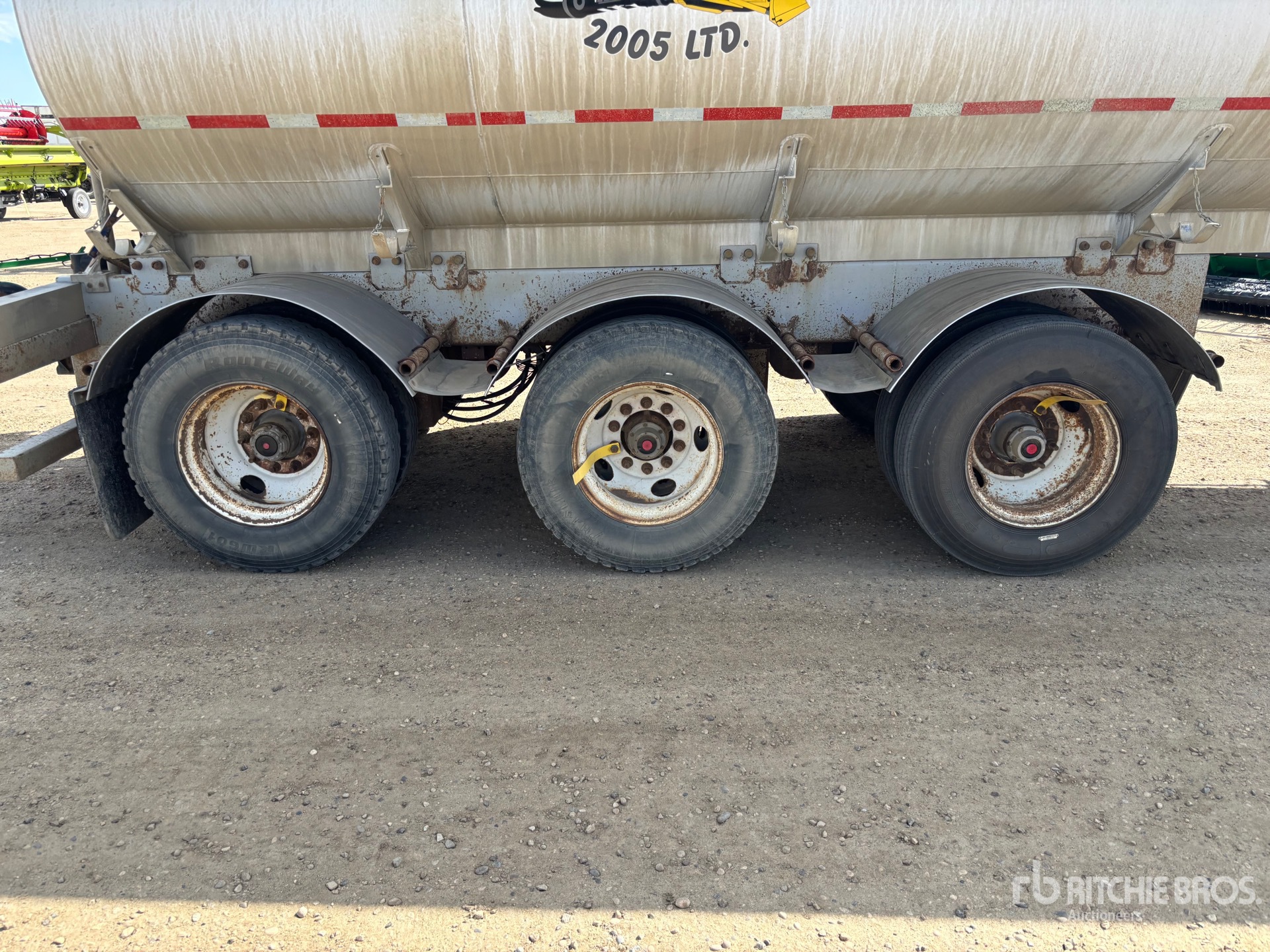 2011 Advance 38000 L TRI/A