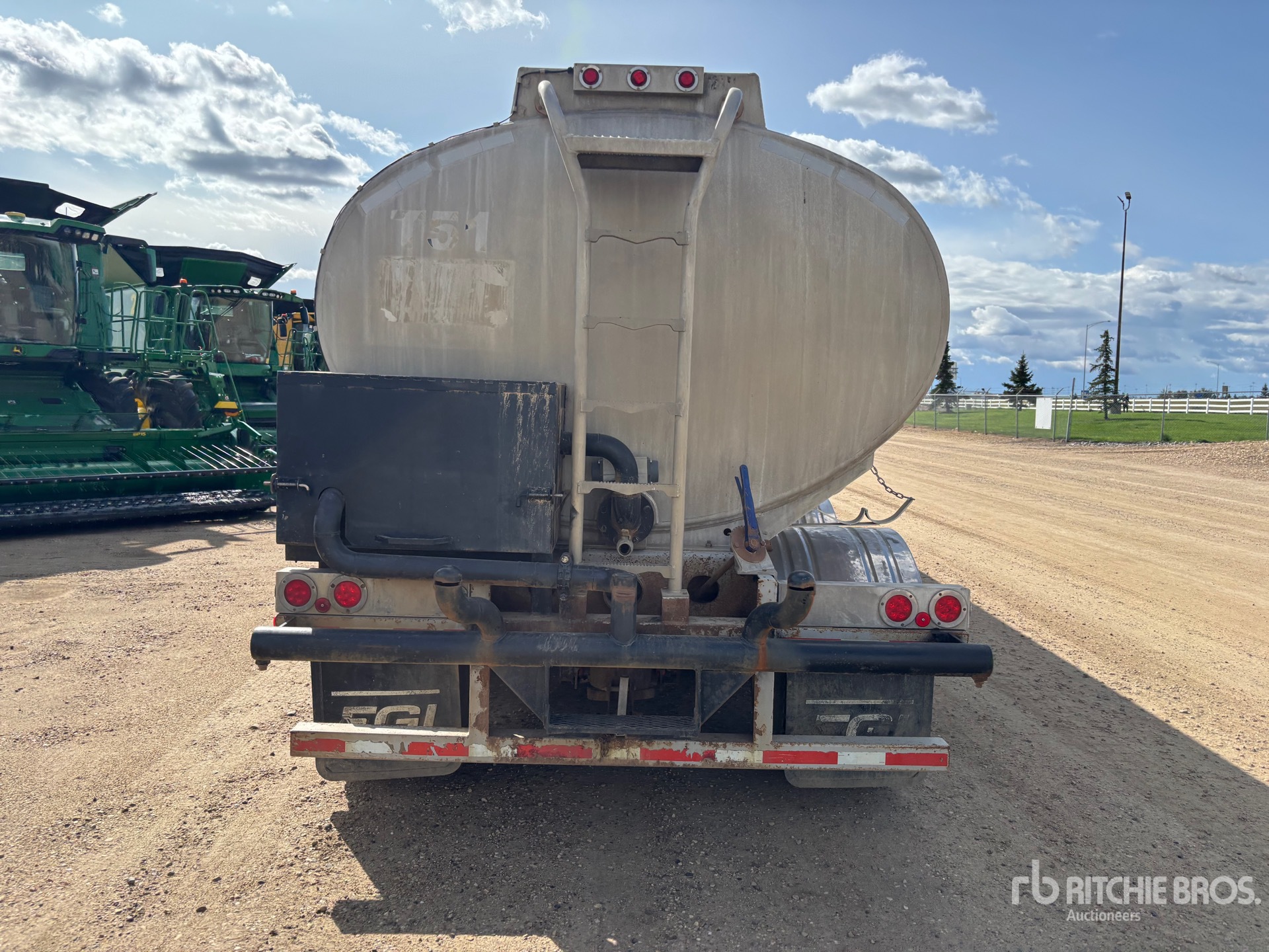 2011 Advance 38000 L TRI/A