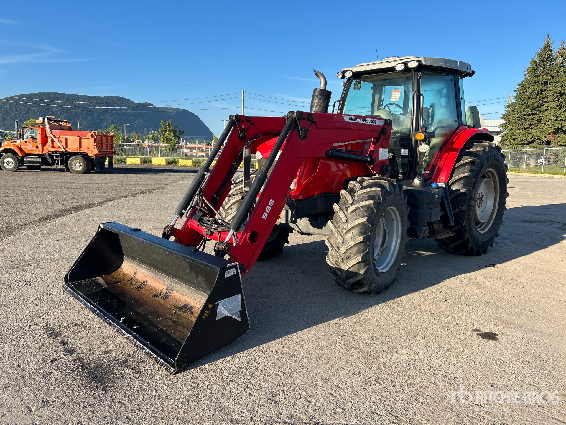 2013 Massey Ferguson 7614