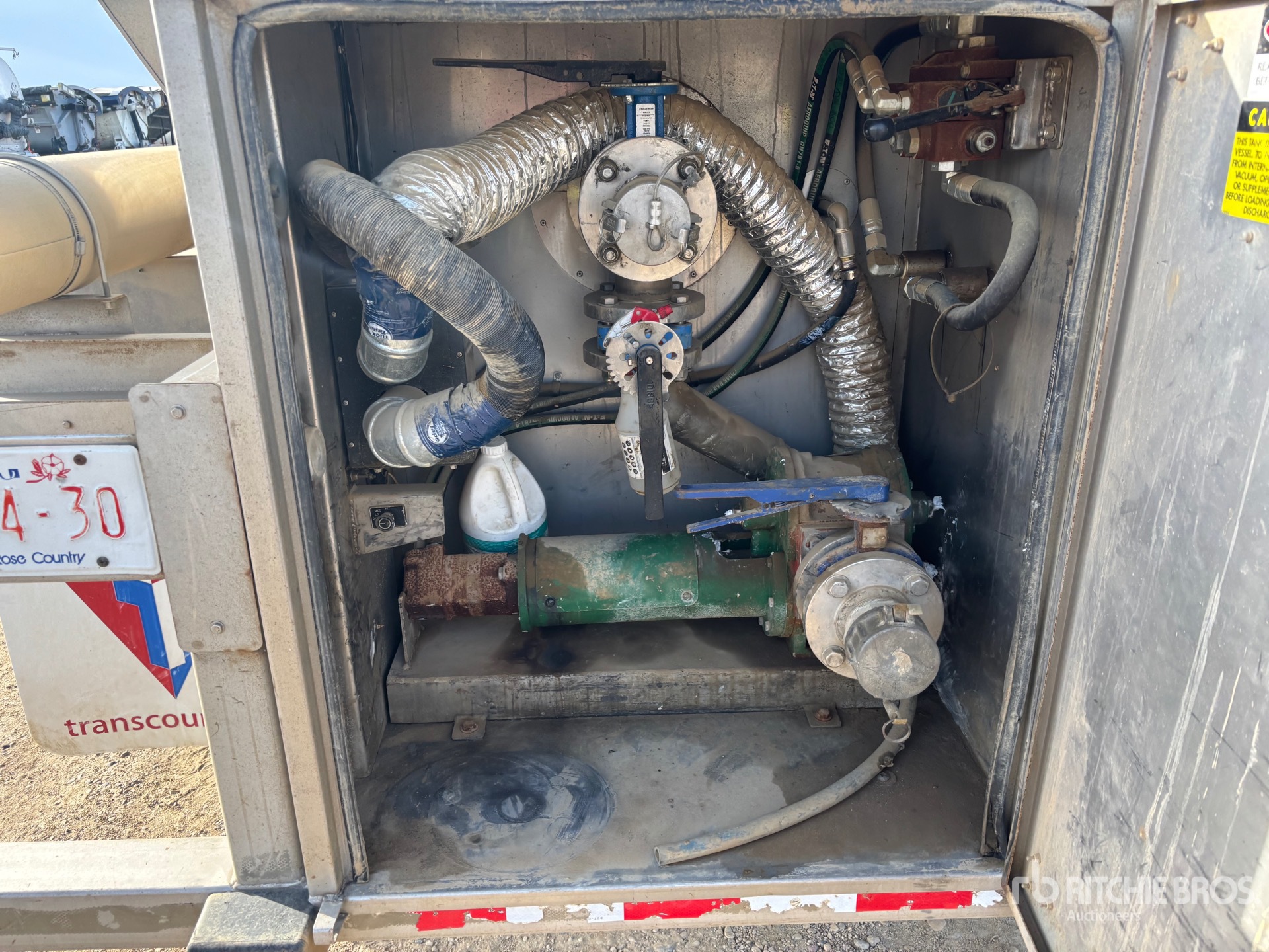 2025 Polar 8000 gal Tri/A Potable Water