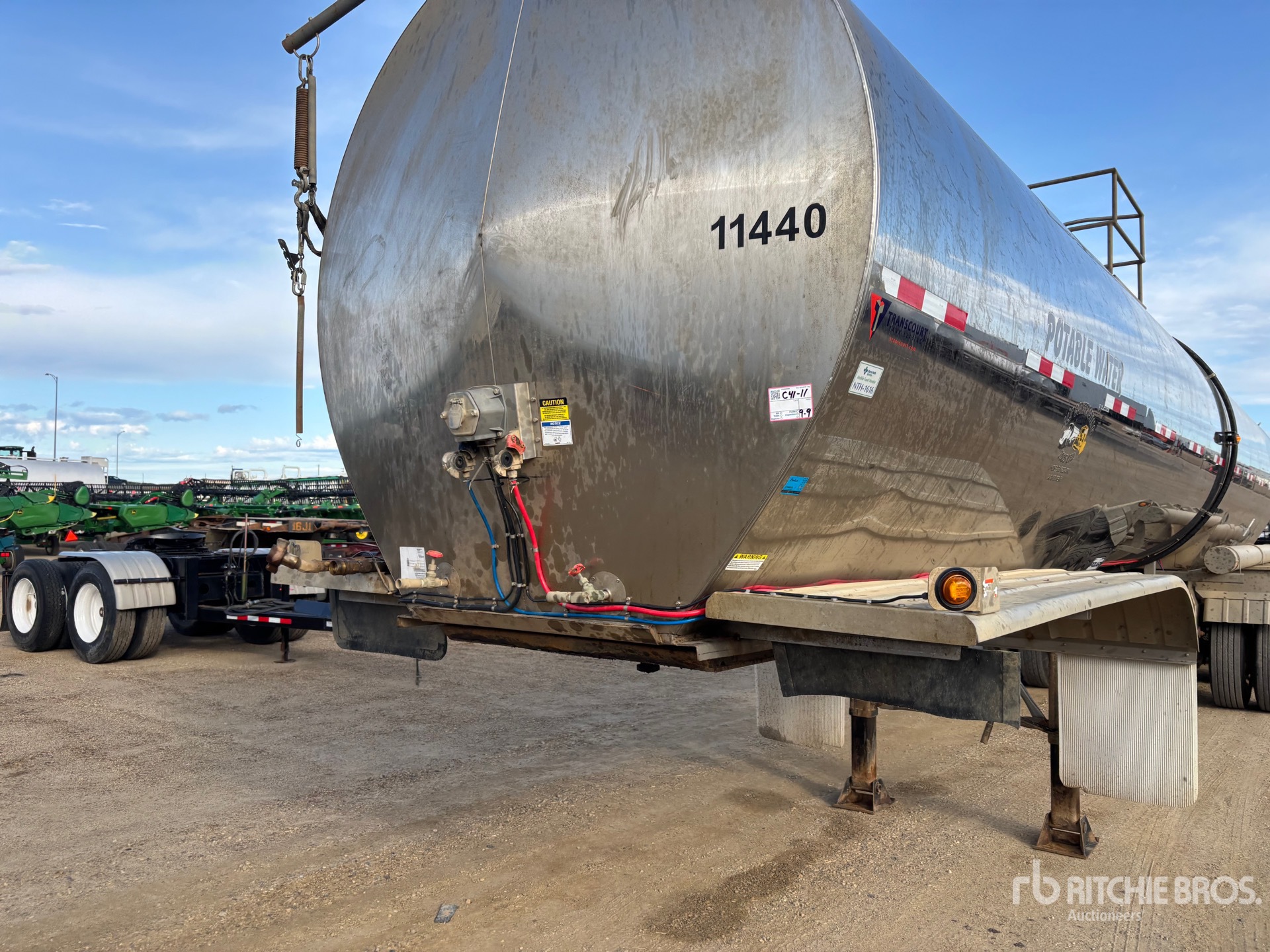 2025 Polar 8000 gal Tri/A Potable Water
