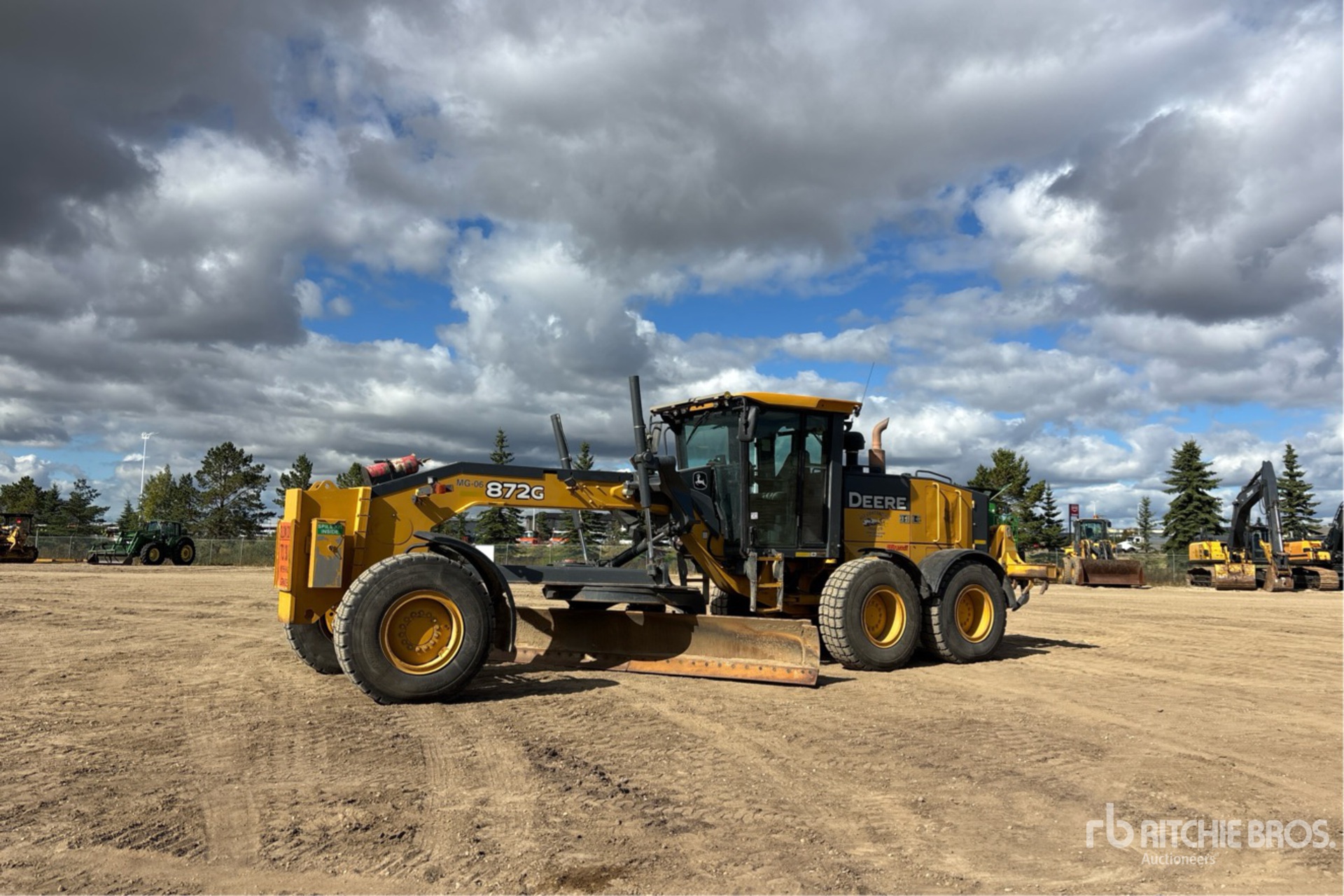 2016 John Deere 872G