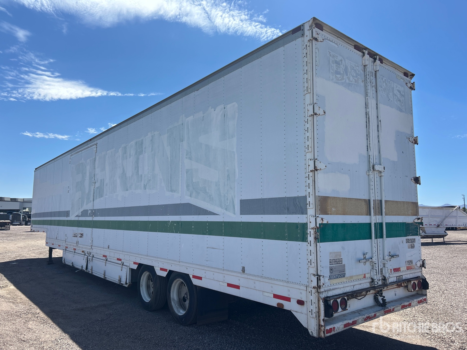 2000 Kentucky 53 ft x 102 in T/A