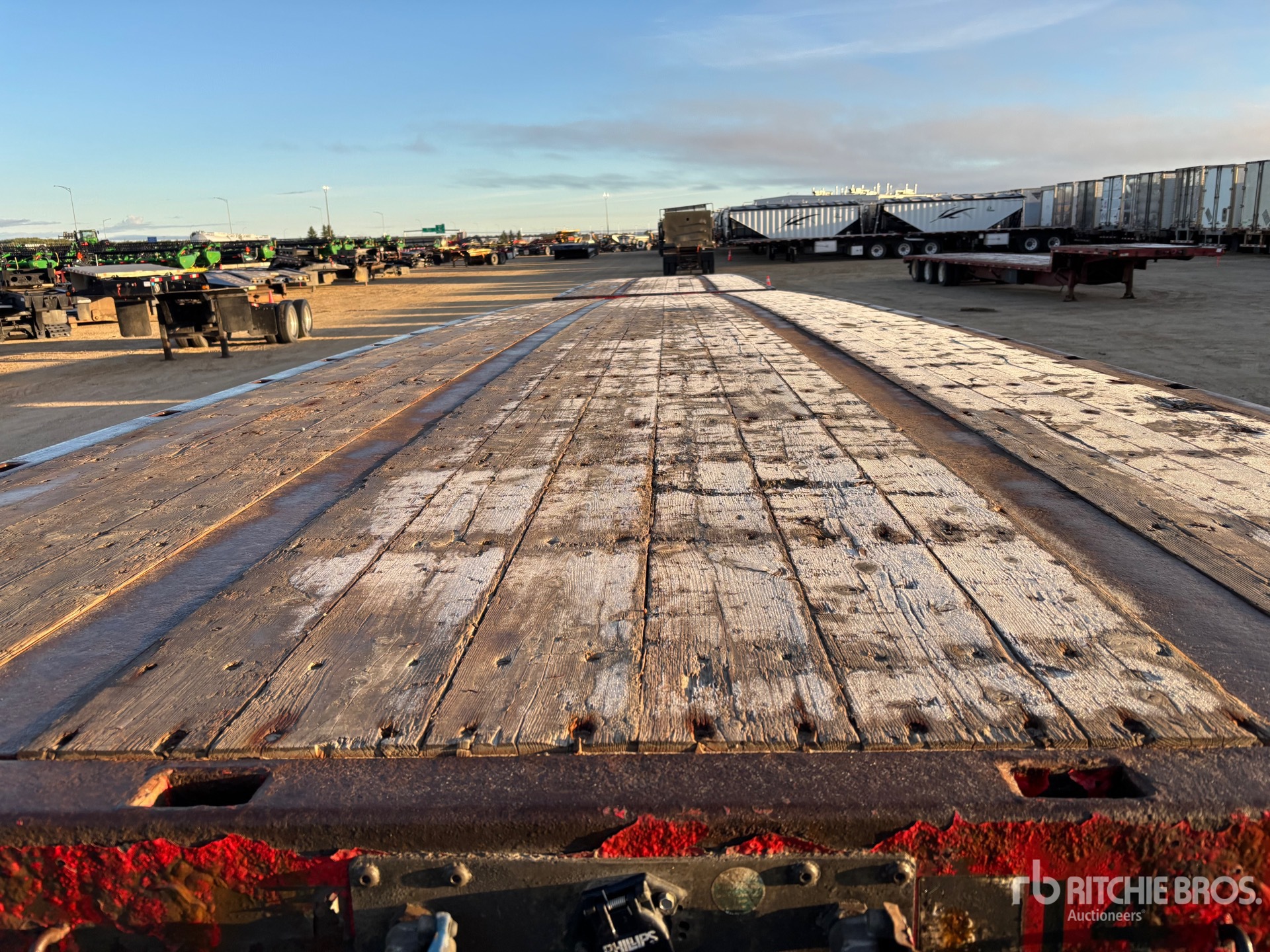 2015 Load King  32 FT SUPER B-TRAIN LEAD