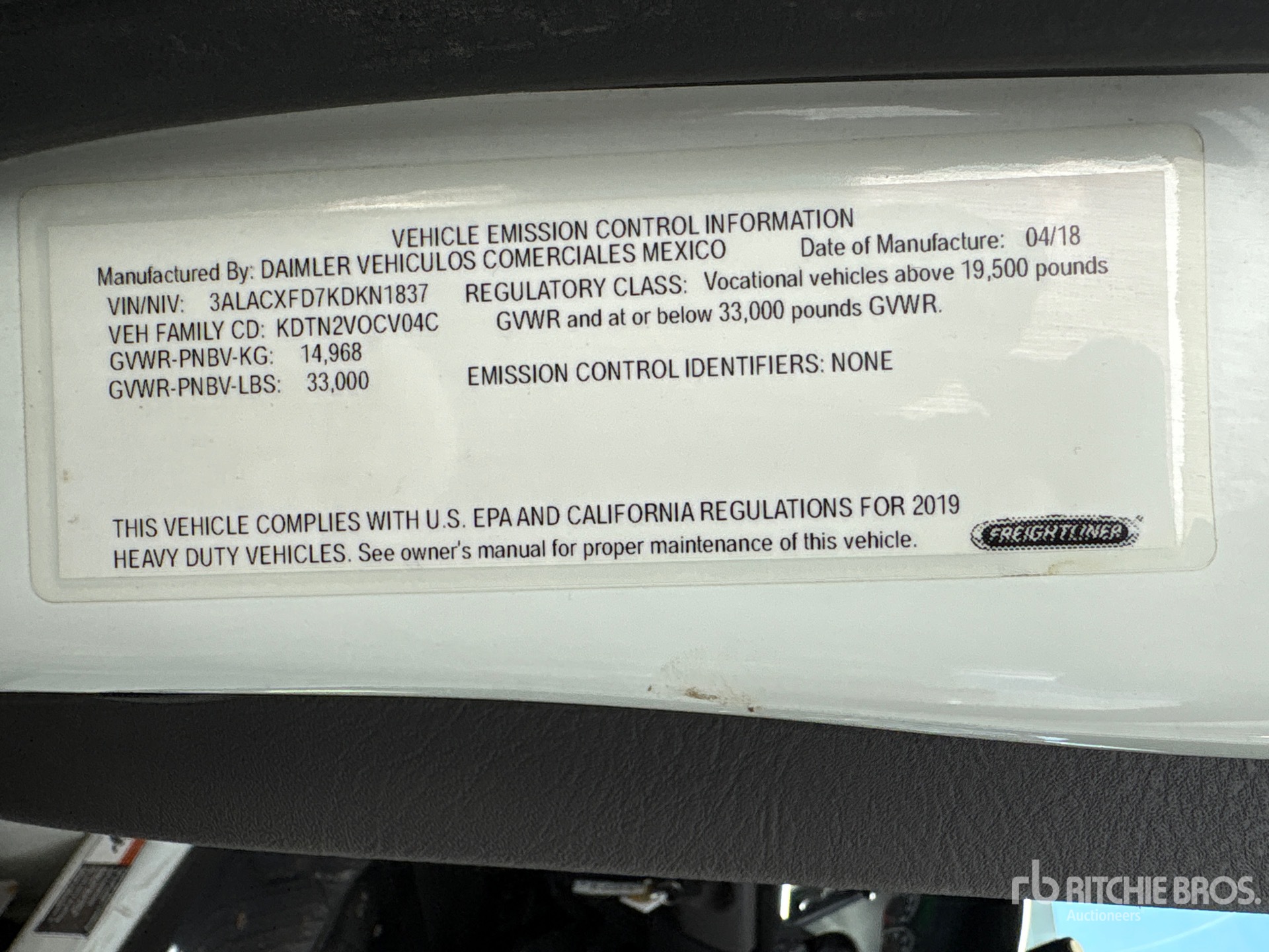 2019 Freightliner M2106