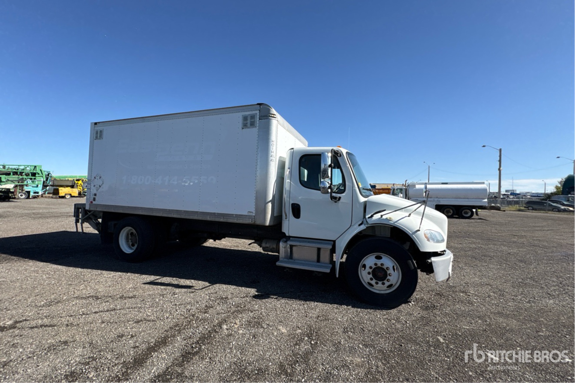 2019 Freightliner M2106