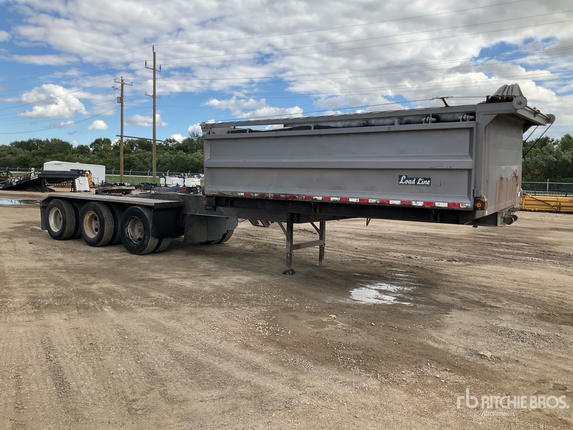 1999 Load Line 15 FT 8 IN TRI/A LEAD