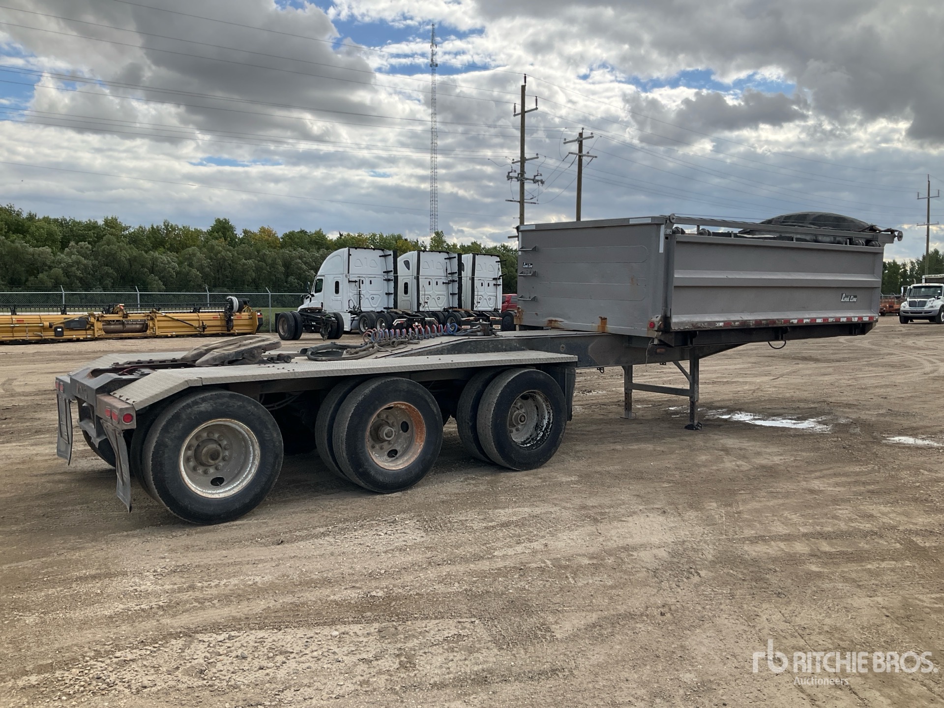 1999 Load Line 15 FT 8 IN TRI/A LEAD