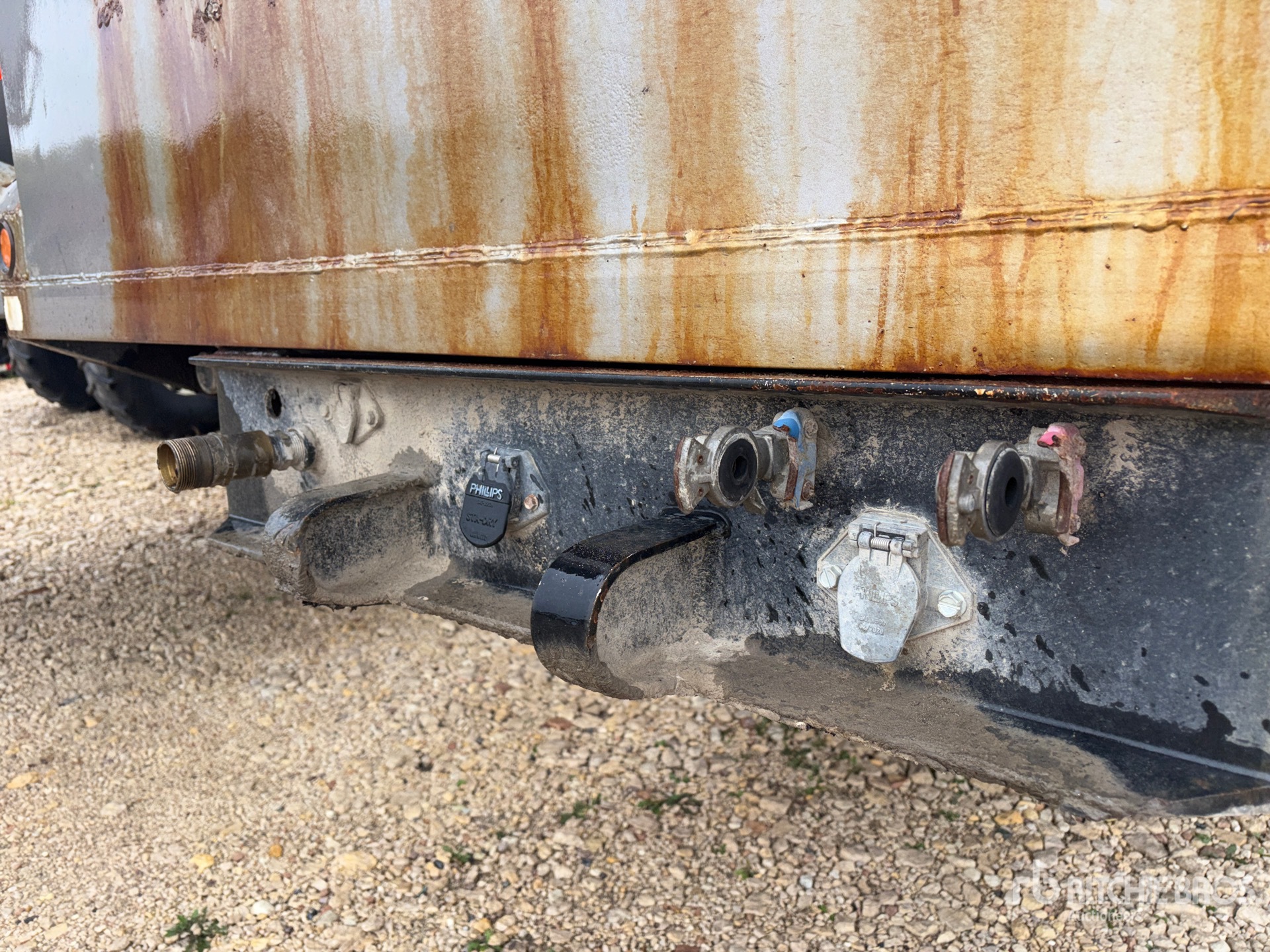 1999 Load Line 15 FT 8 IN TRI/A LEAD