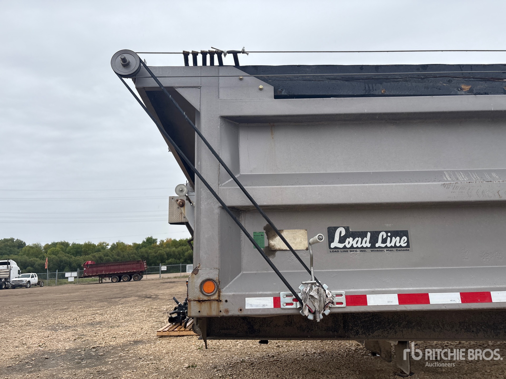 1999 Load Line 15 FT 8 IN TRI/A LEAD