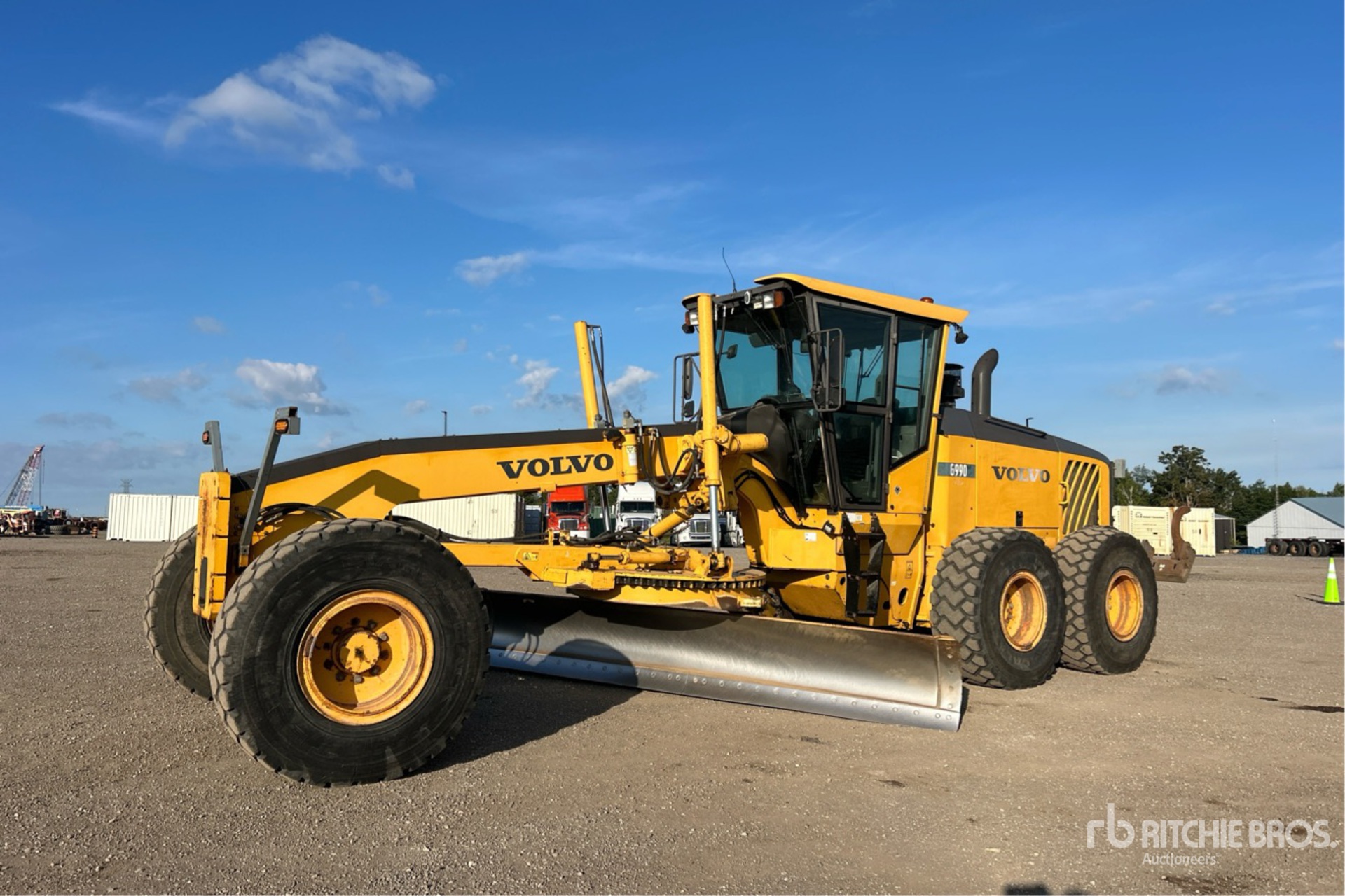 2007 Volvo G990