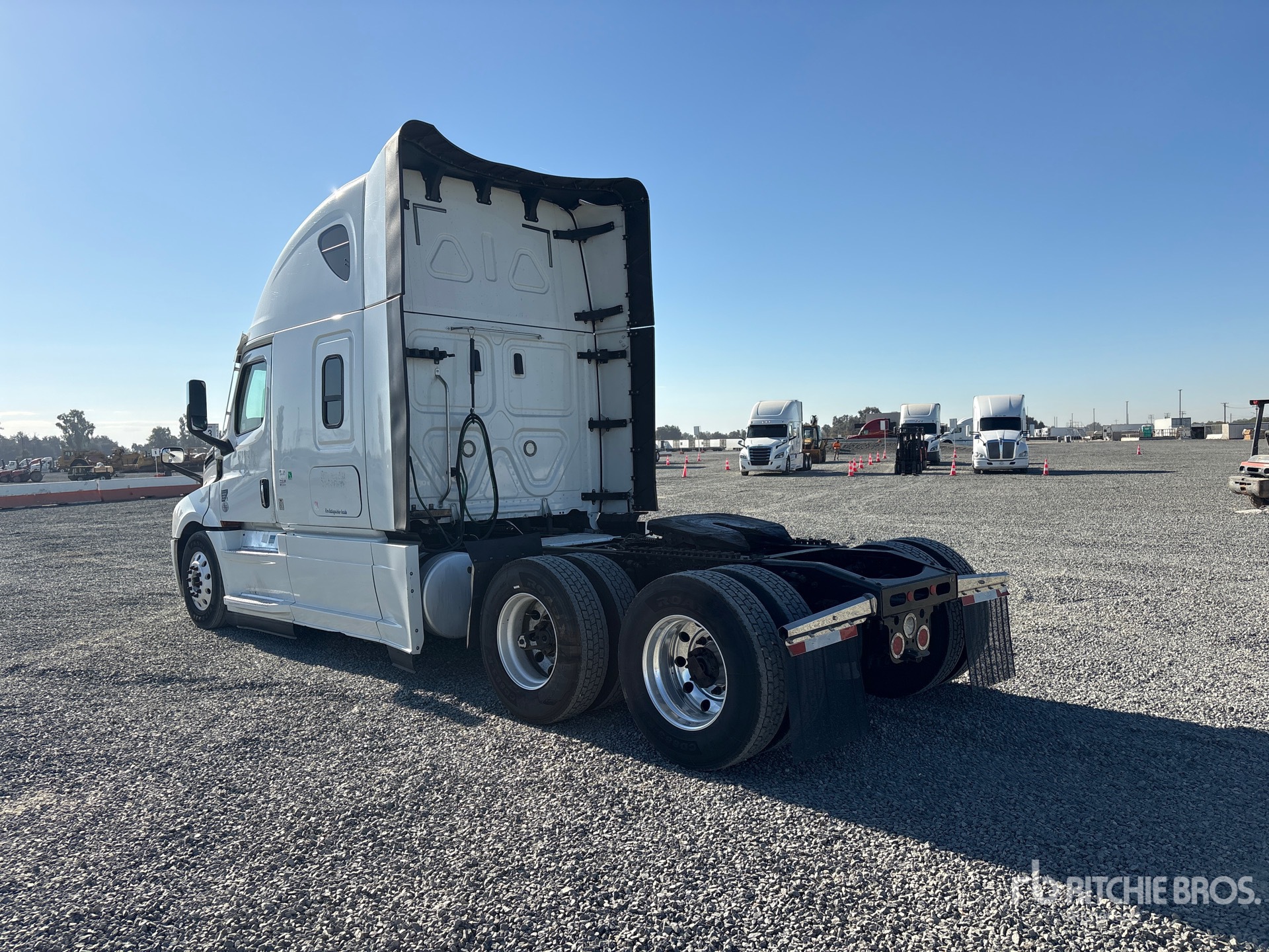 2021 Freightliner CASCADIA 126