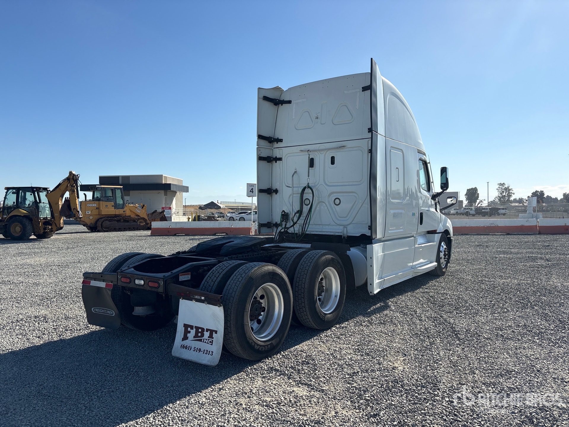 2021 Freightliner CASCADIA 126