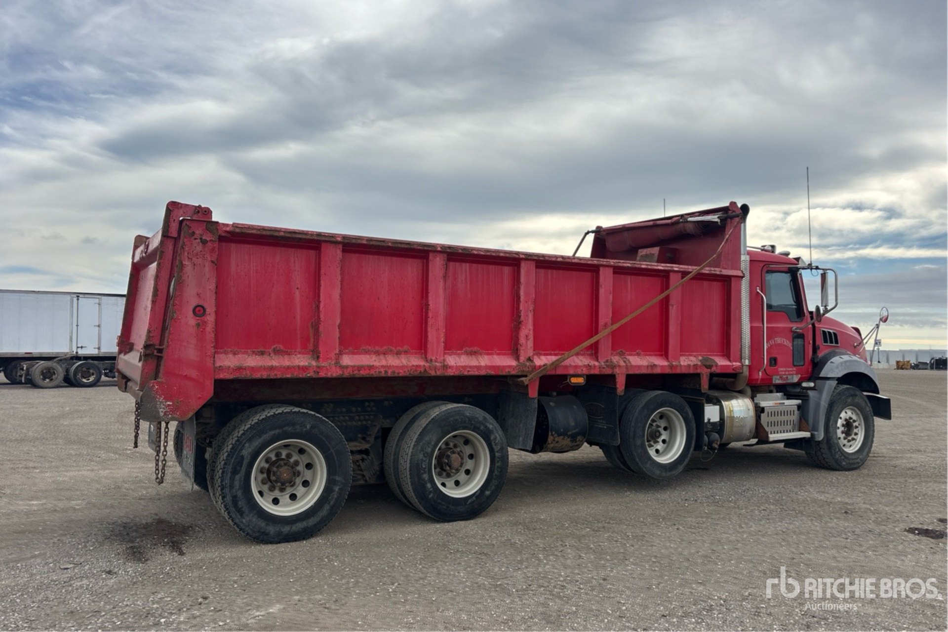 2012 Mack GU813