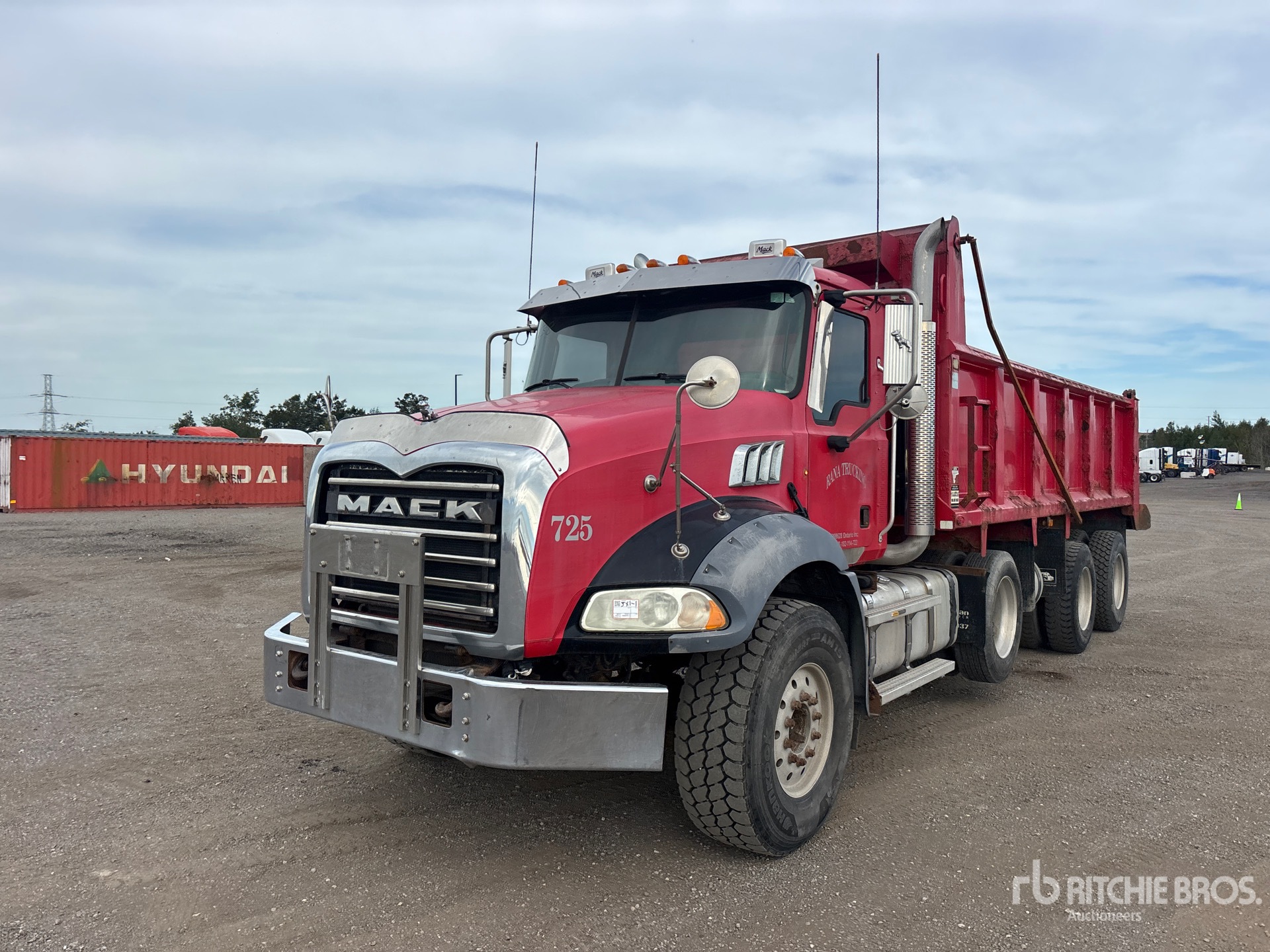 2012 Mack GU813