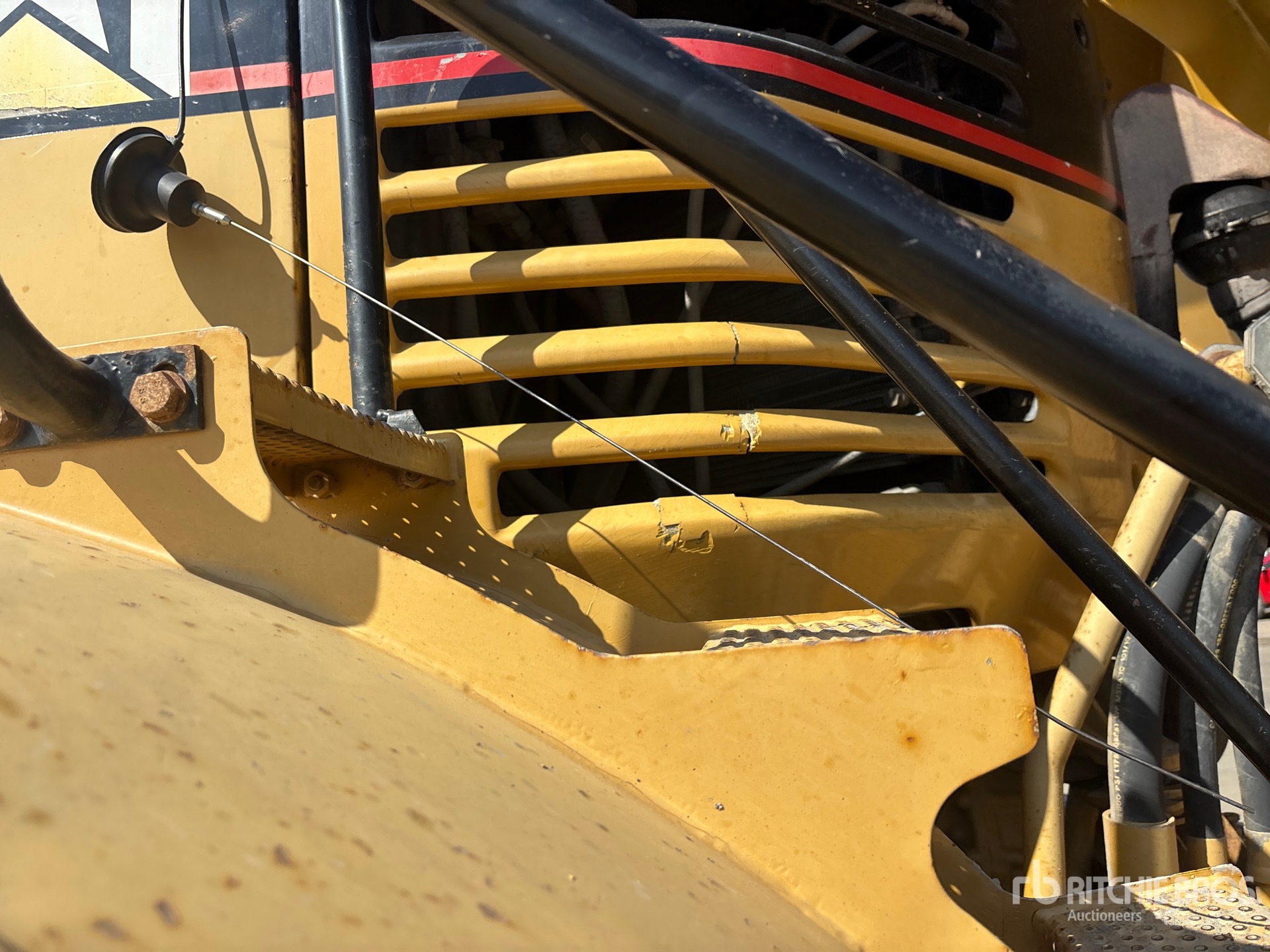 2002 Caterpillar 735