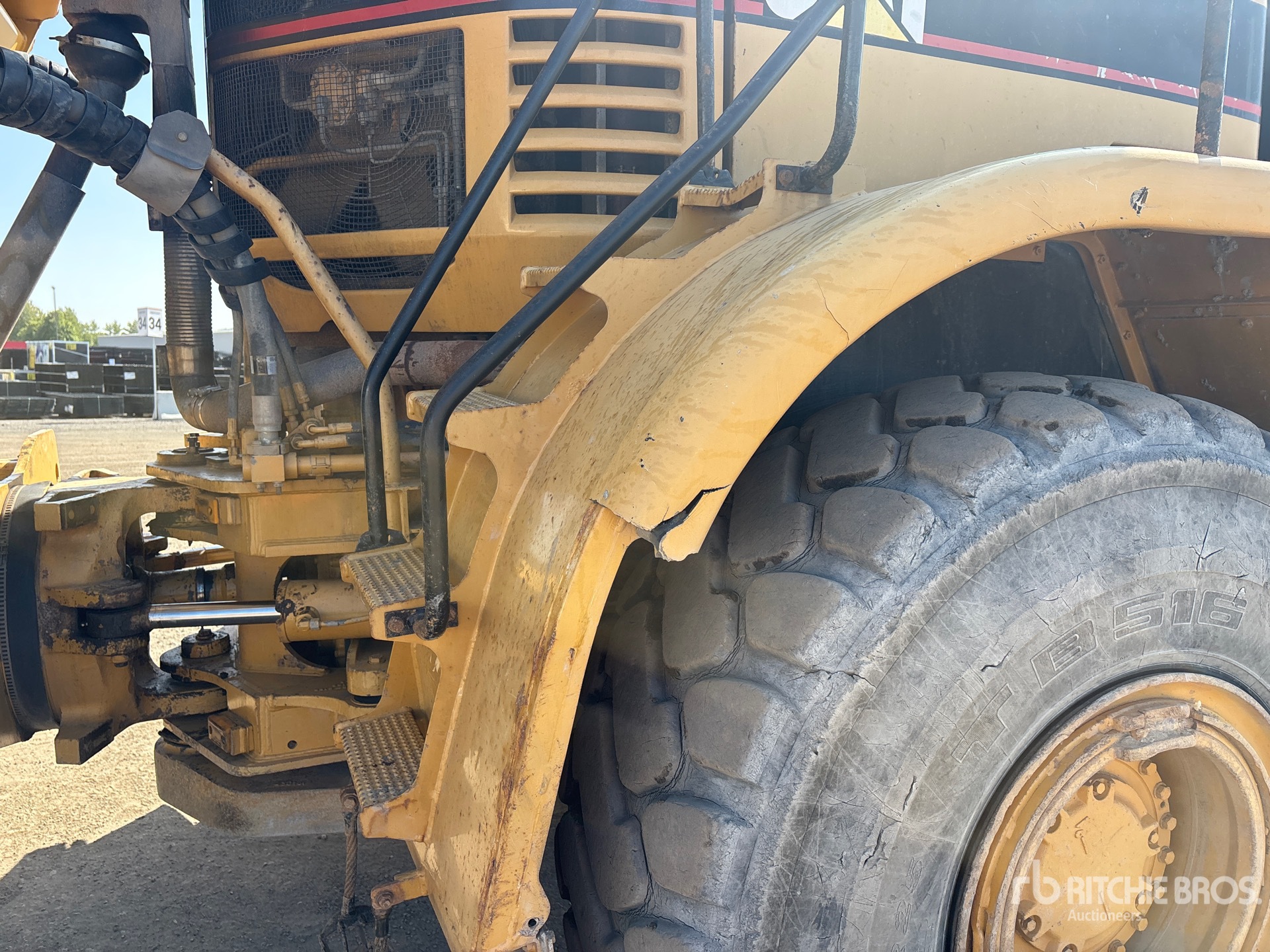 2002 Caterpillar 735