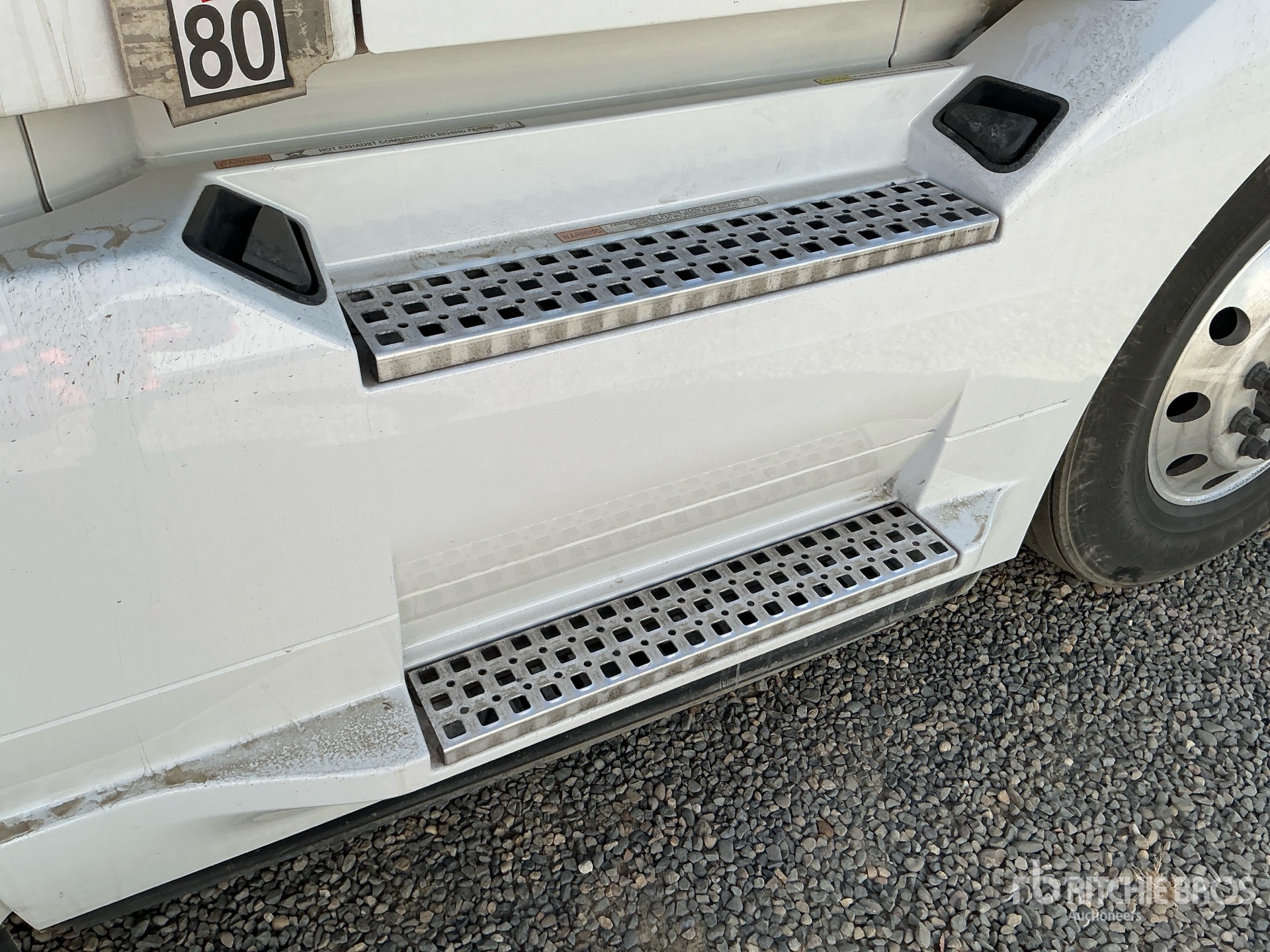 2022 Volvo VNL760