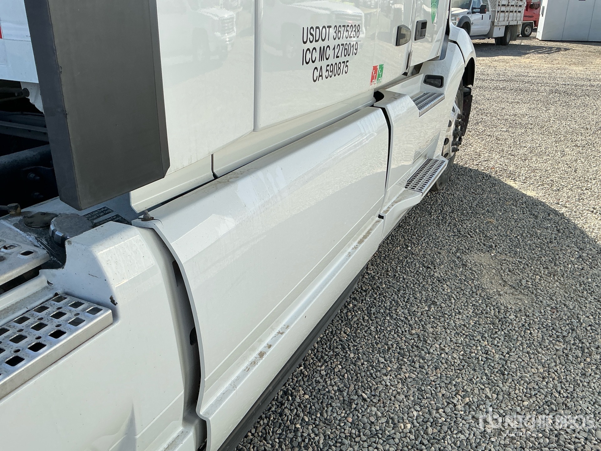 2022 Volvo VNL760