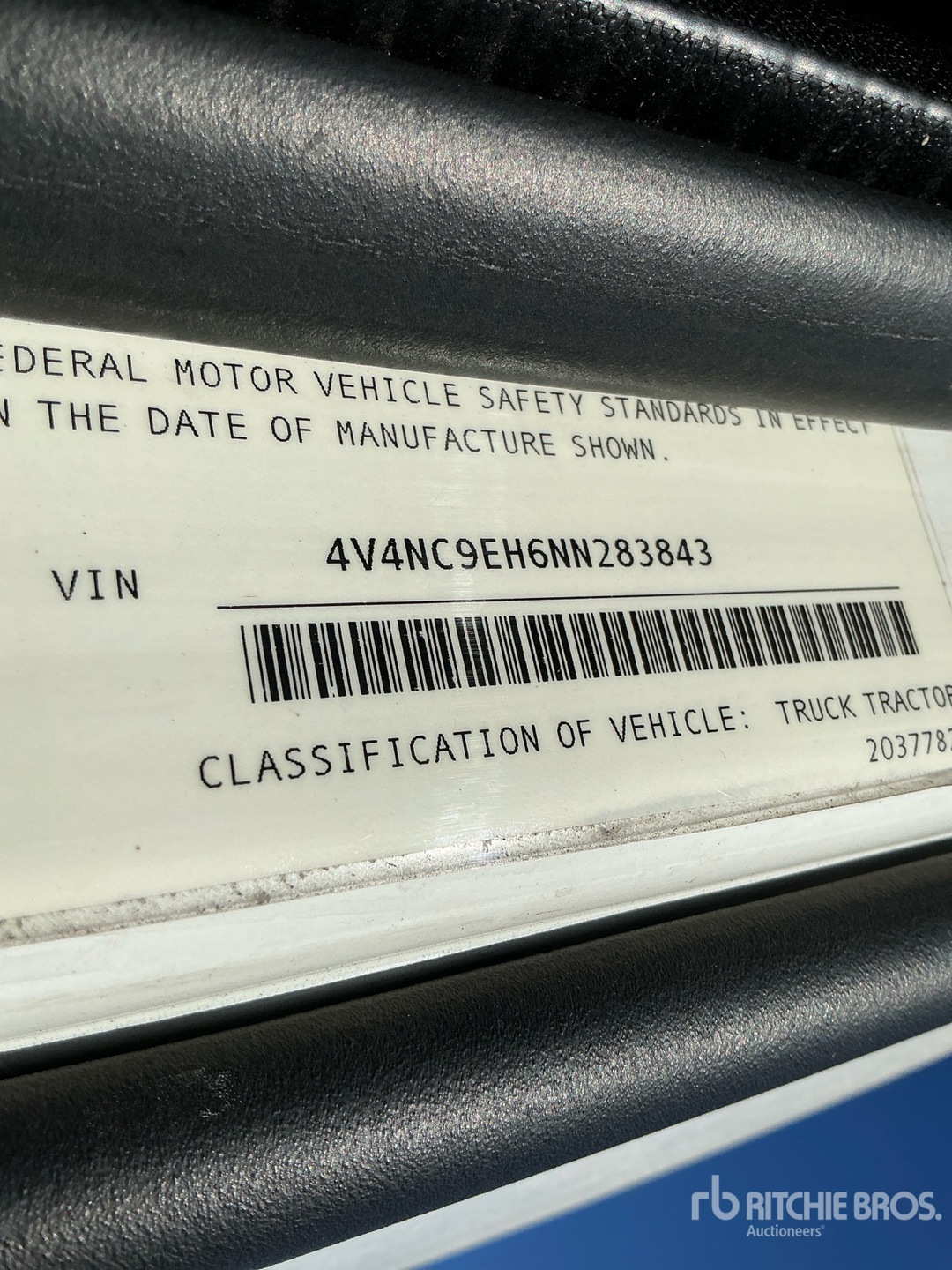2022 Volvo VNL760