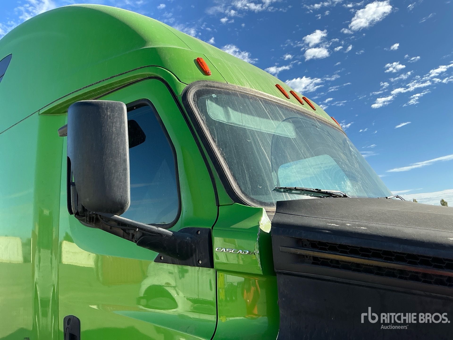 2020 Freightliner CASCADIA 126