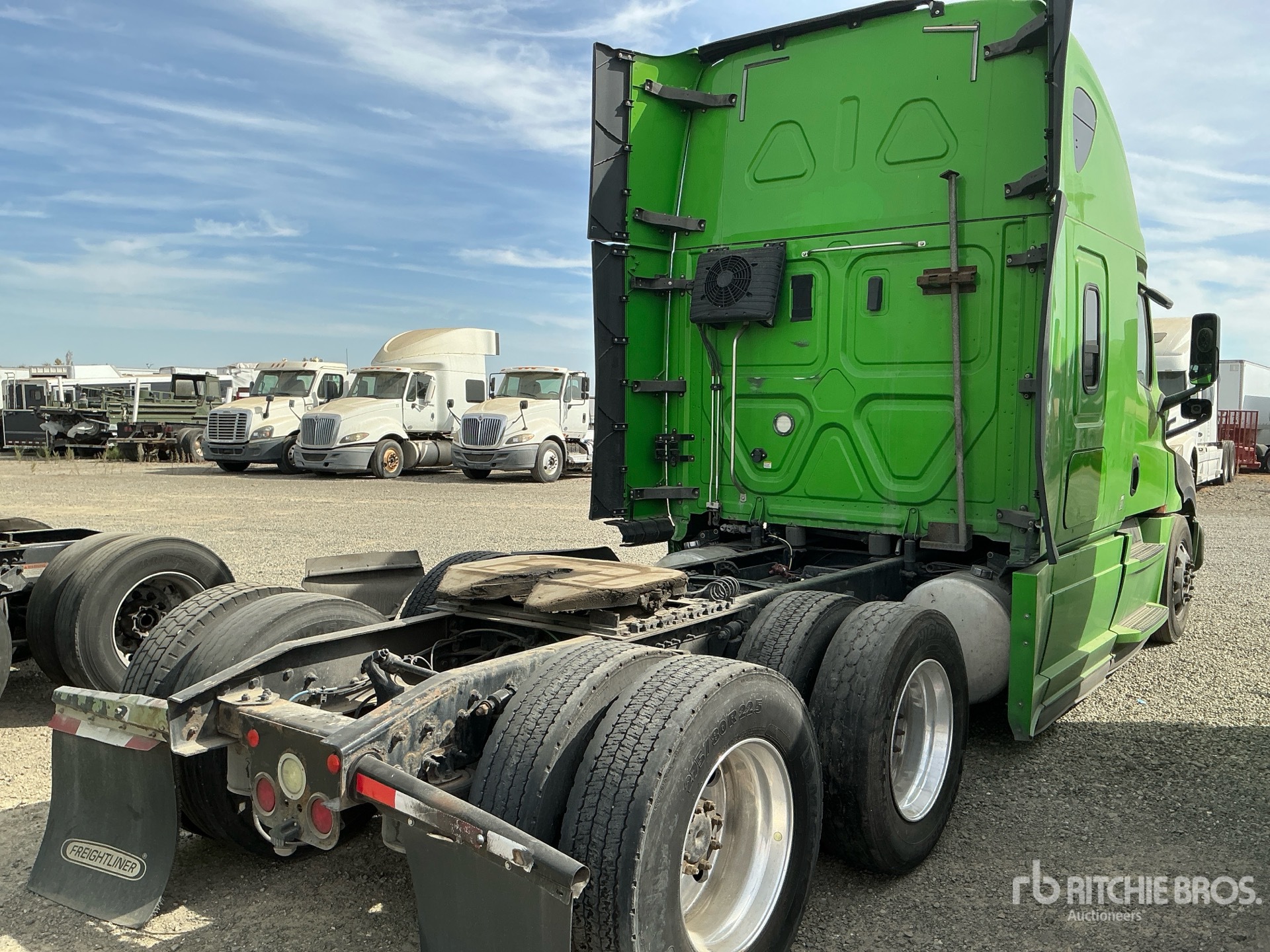 2020 Freightliner CASCADIA 126