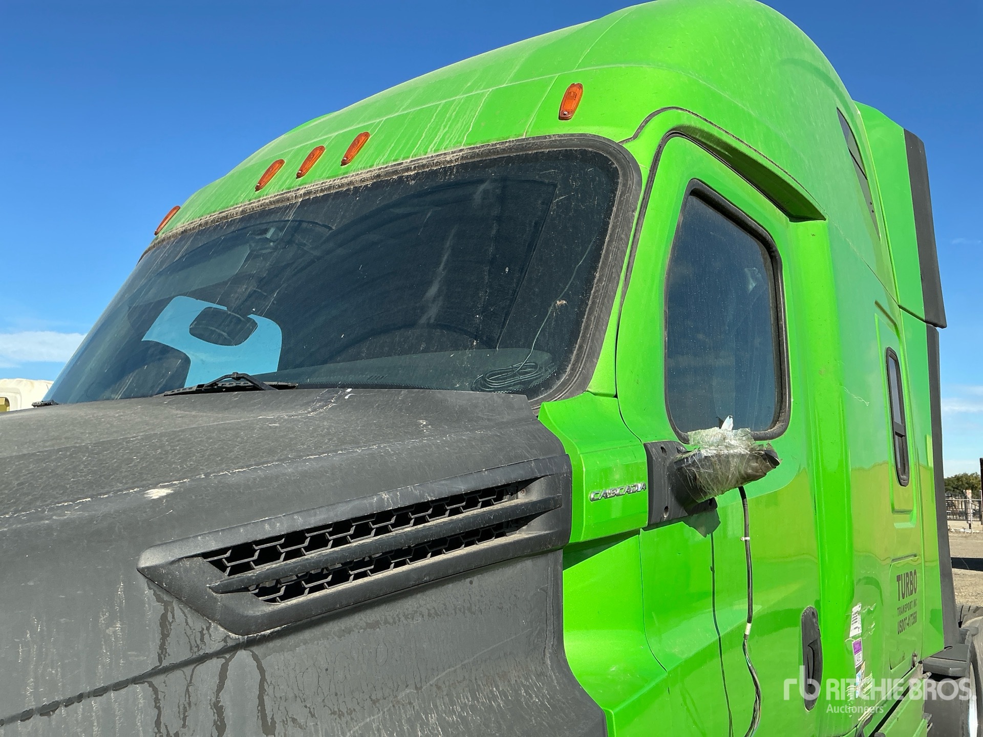 2020 Freightliner CASCADIA 126