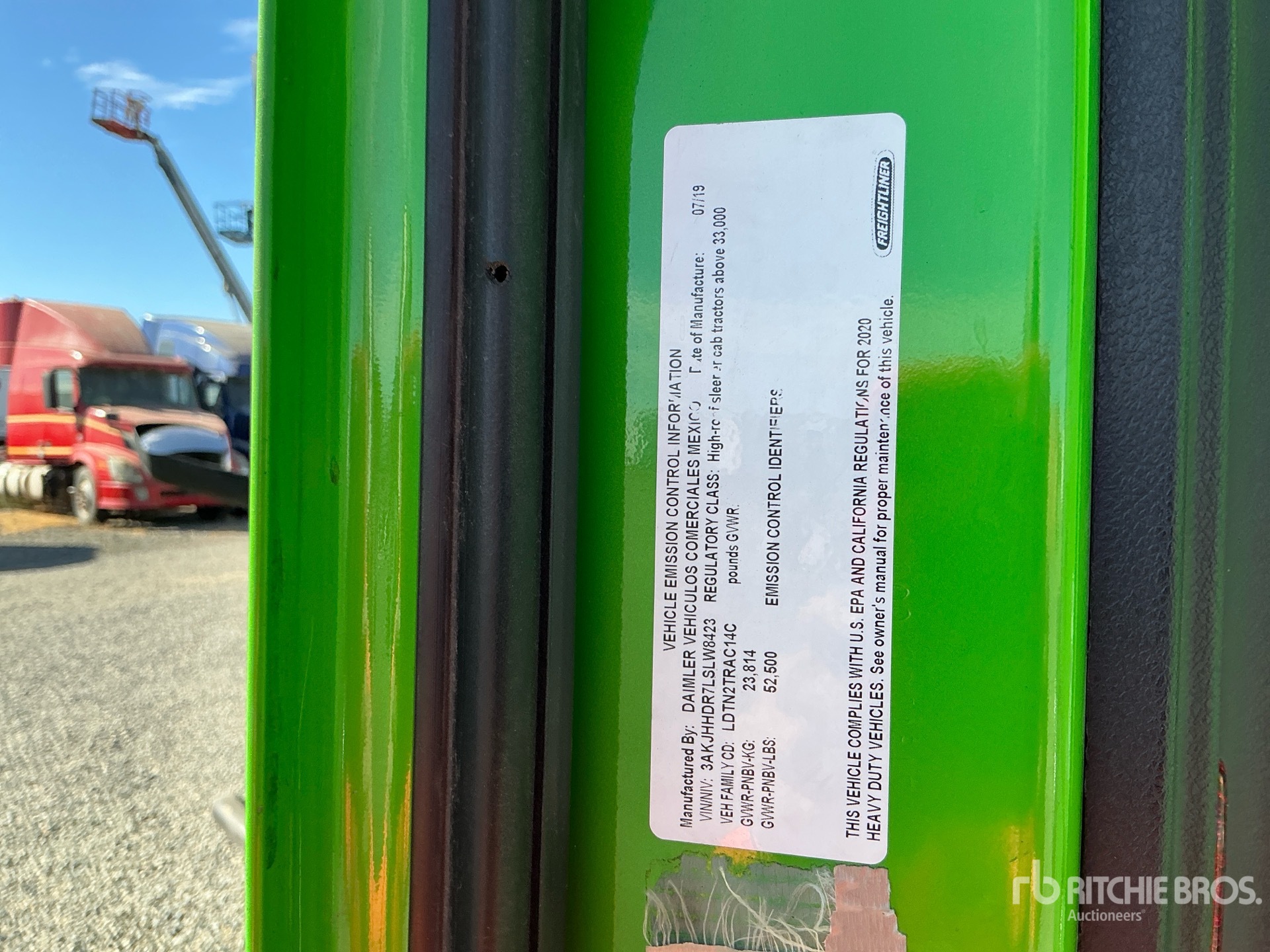 2020 Freightliner CASCADIA 126