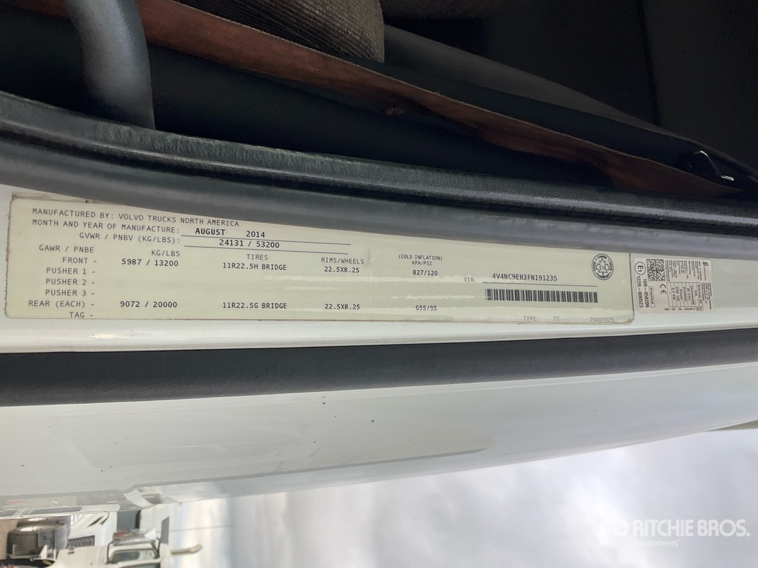 2015 Volvo VNL