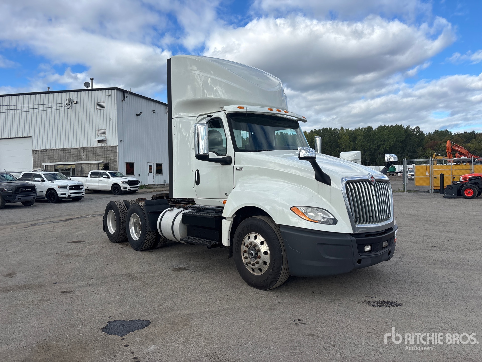 2019 International LT625
