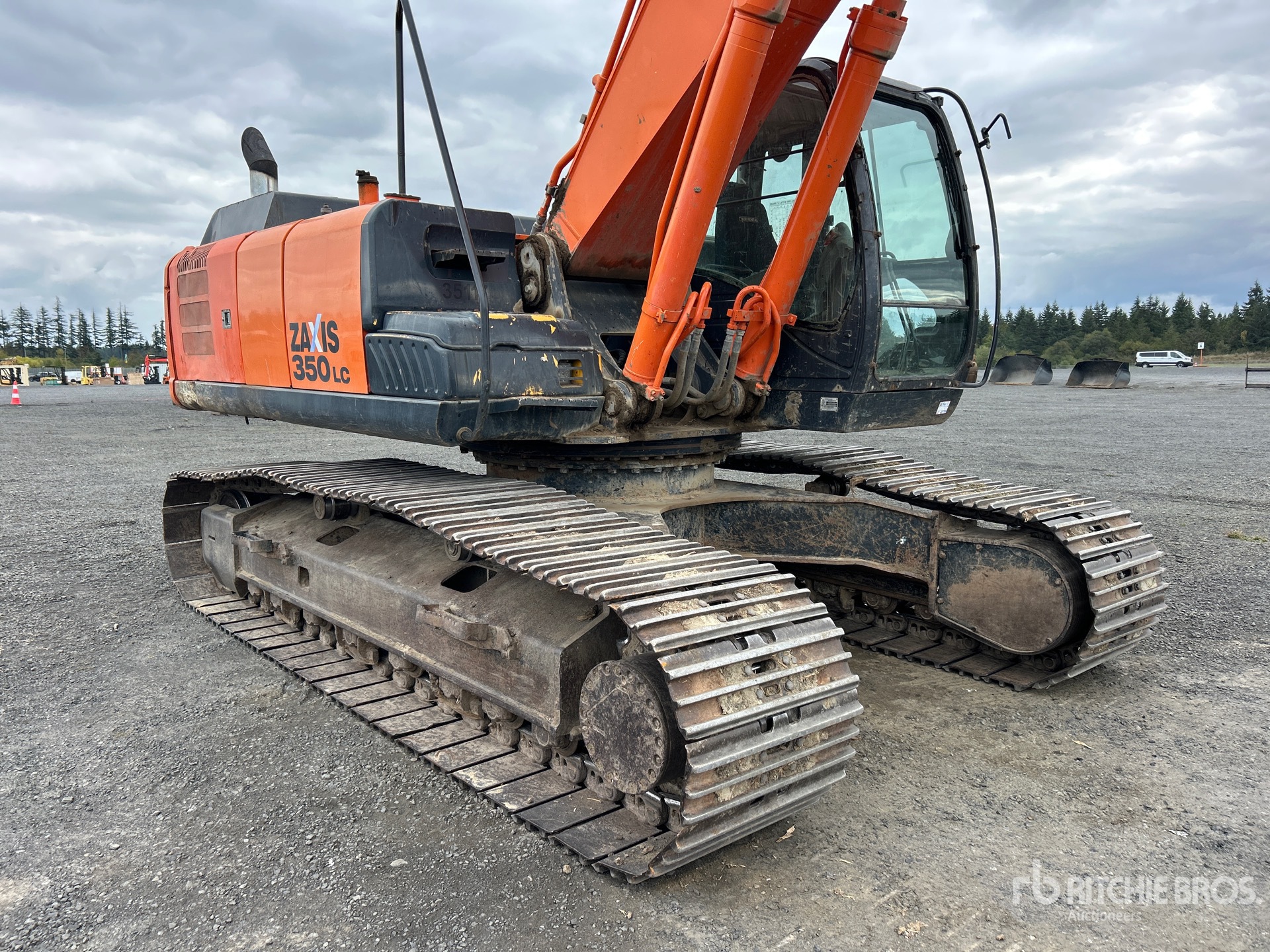 2013 Hitachi ZX350LC--5