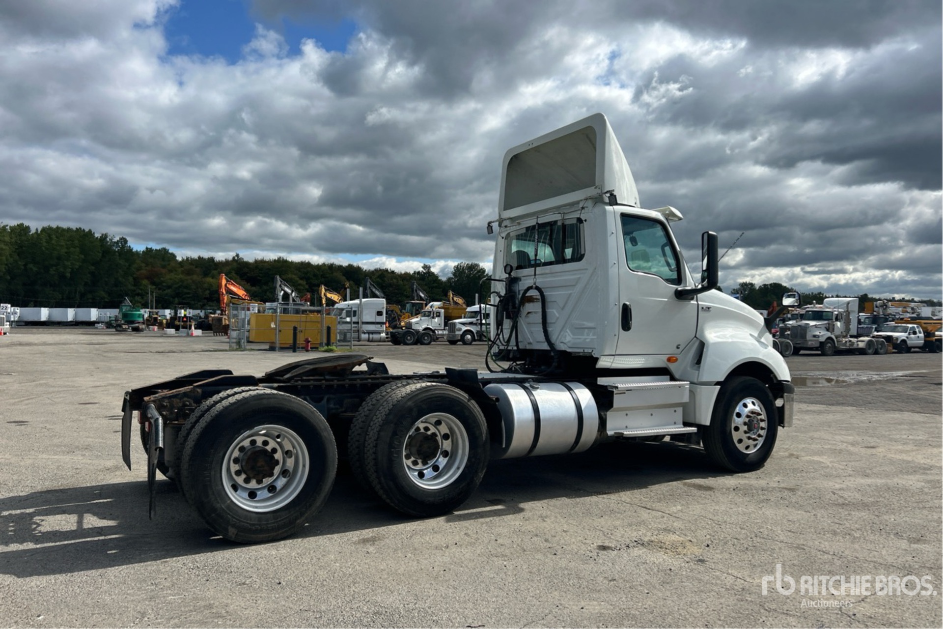 2020 International LT625
