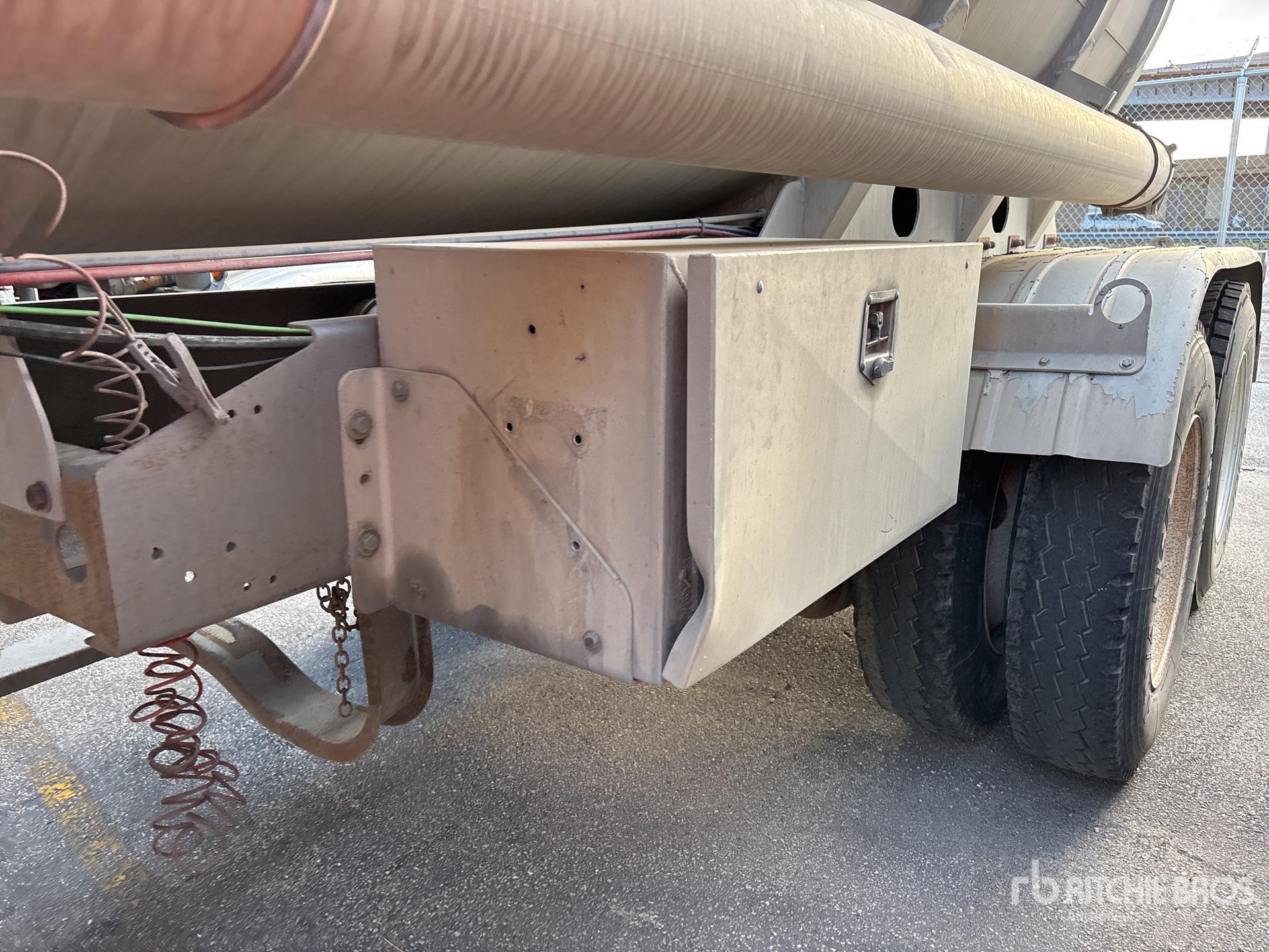 2012 Heil 8400 GAL T/A