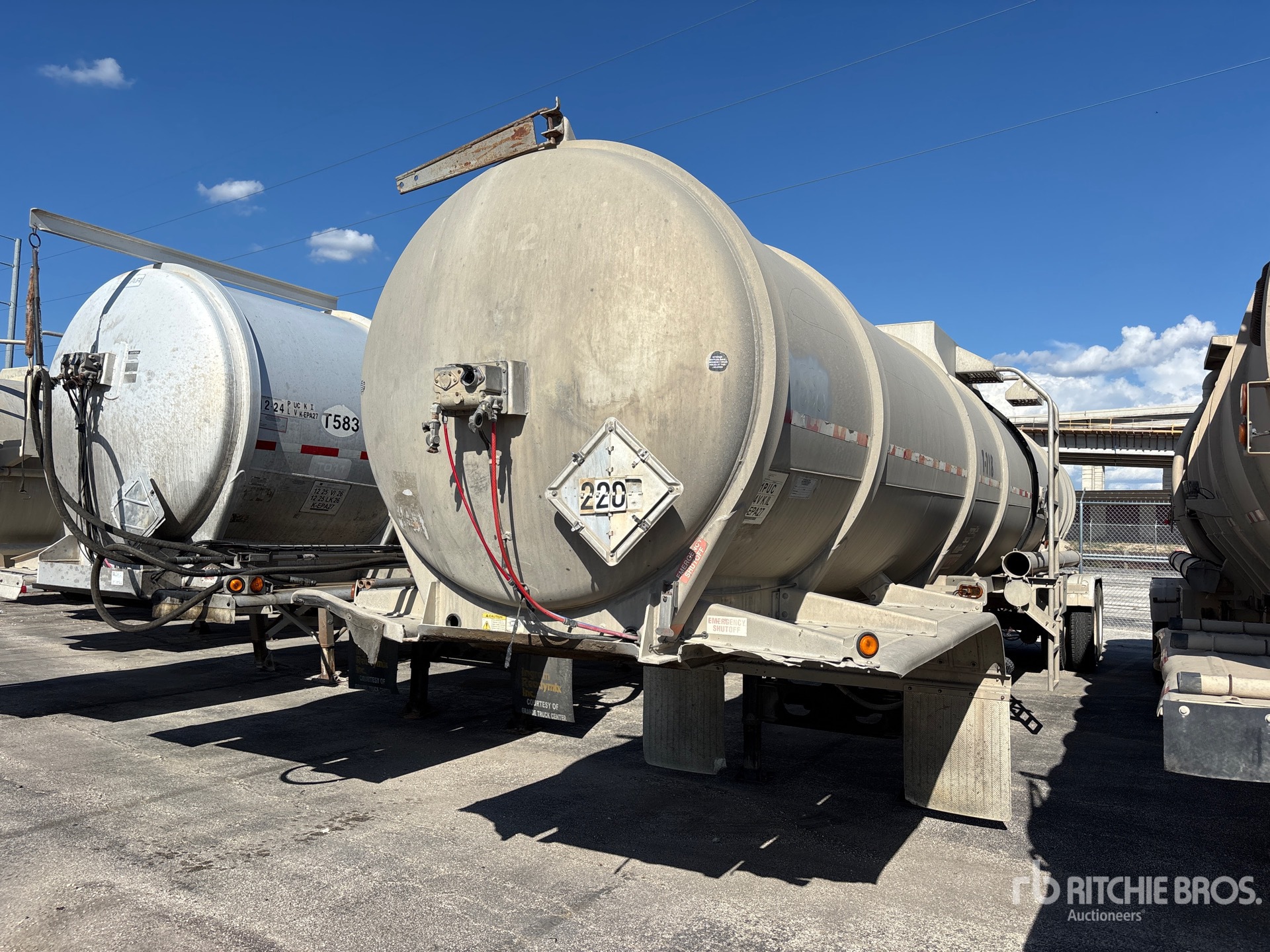 2012 Heil 8400 GAL T/A