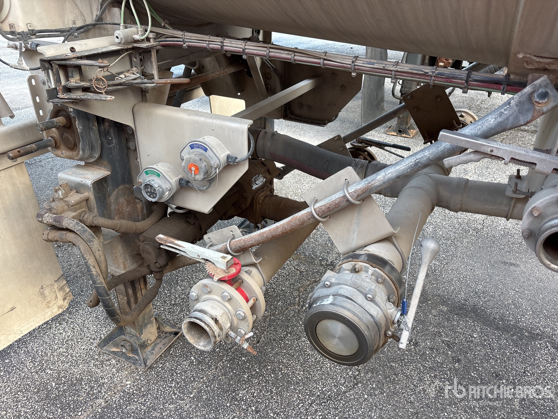 2012 Heil 8400 GAL T/A