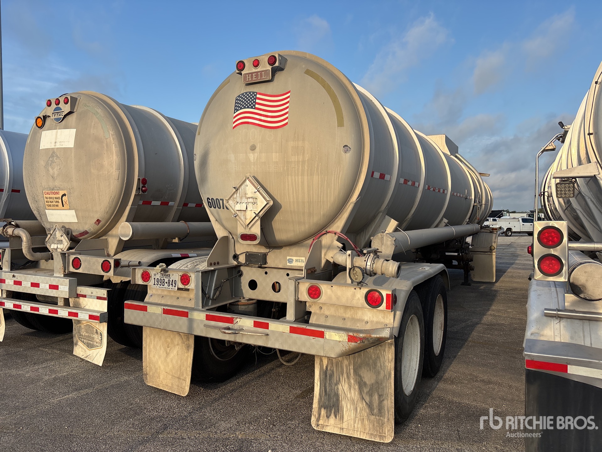 2012 Heil 8400 GAL T/A