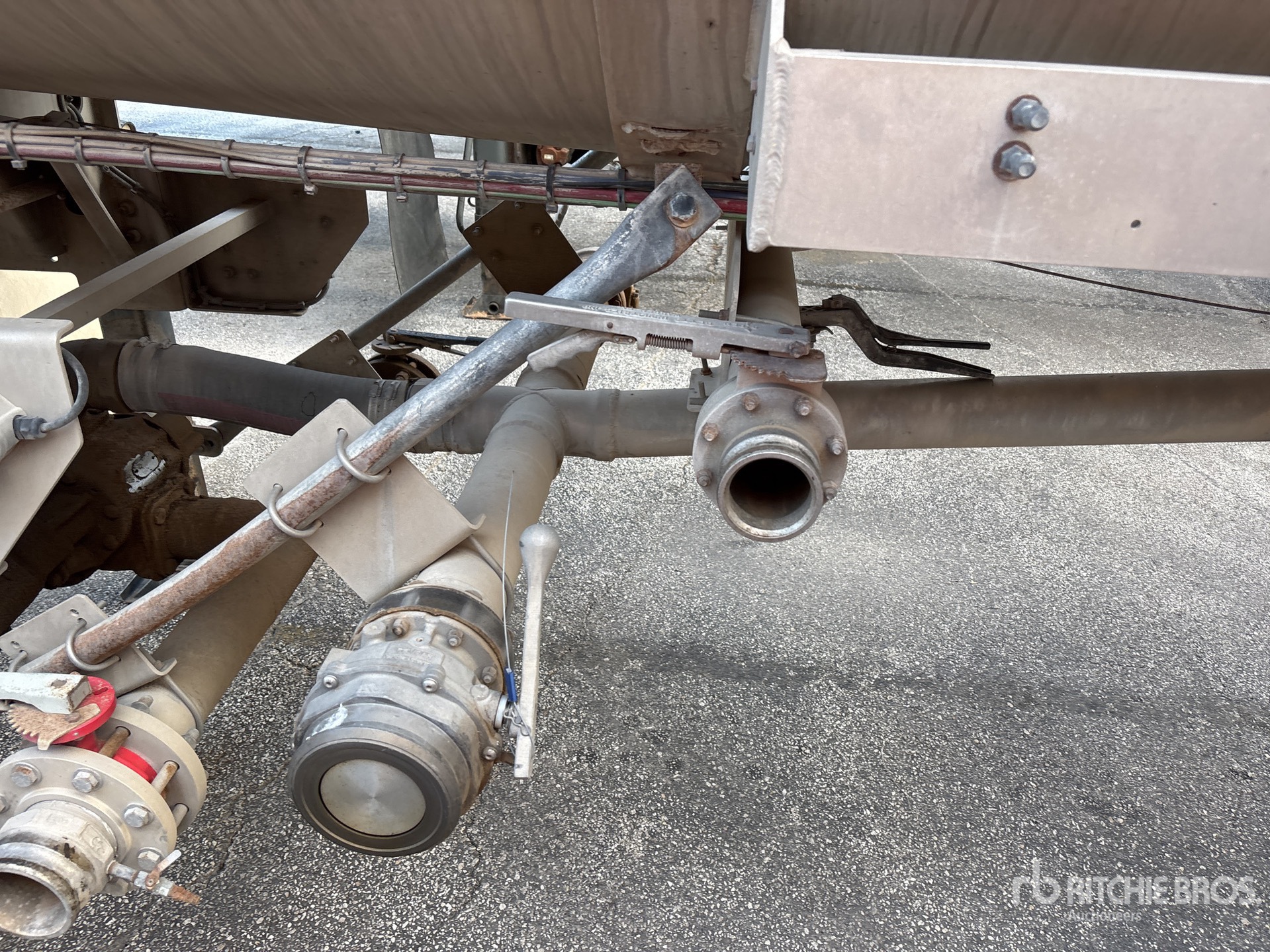 2012 Heil 8400 GAL T/A