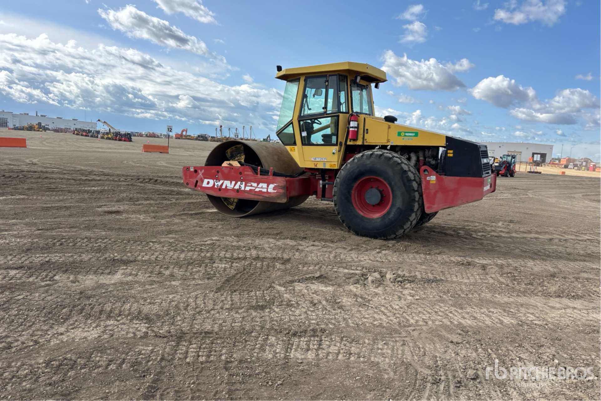 2011 Dynapac CA260D