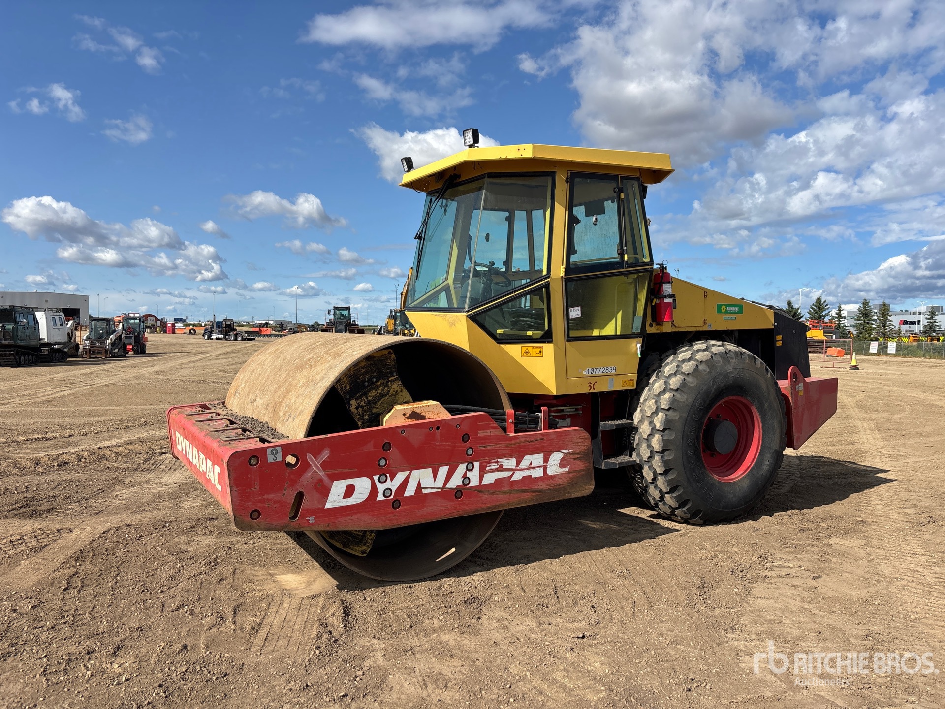 Photo of 2011 Dynapac CA260D