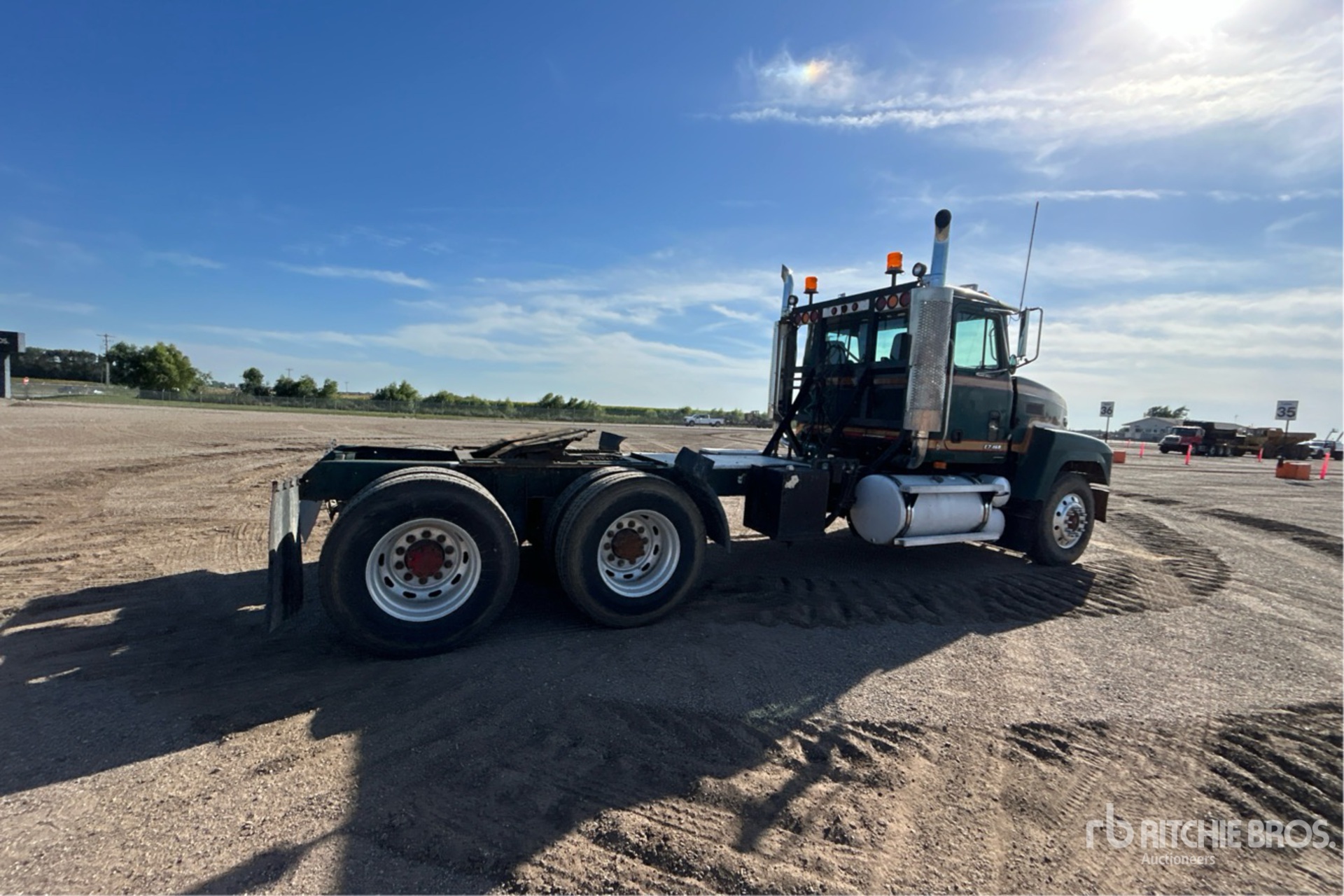 1998 Mack CH613