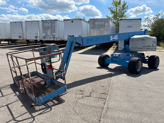 2000 Genie S-45 4WD Diesel Telescopic Boom Lift 2000 Genie S-45 4WD Diesel Telescopic Boom Lift