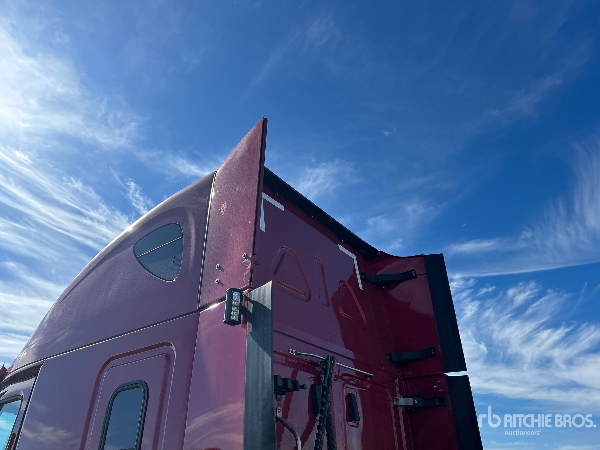 2022 Freightliner CASCADIA 126
